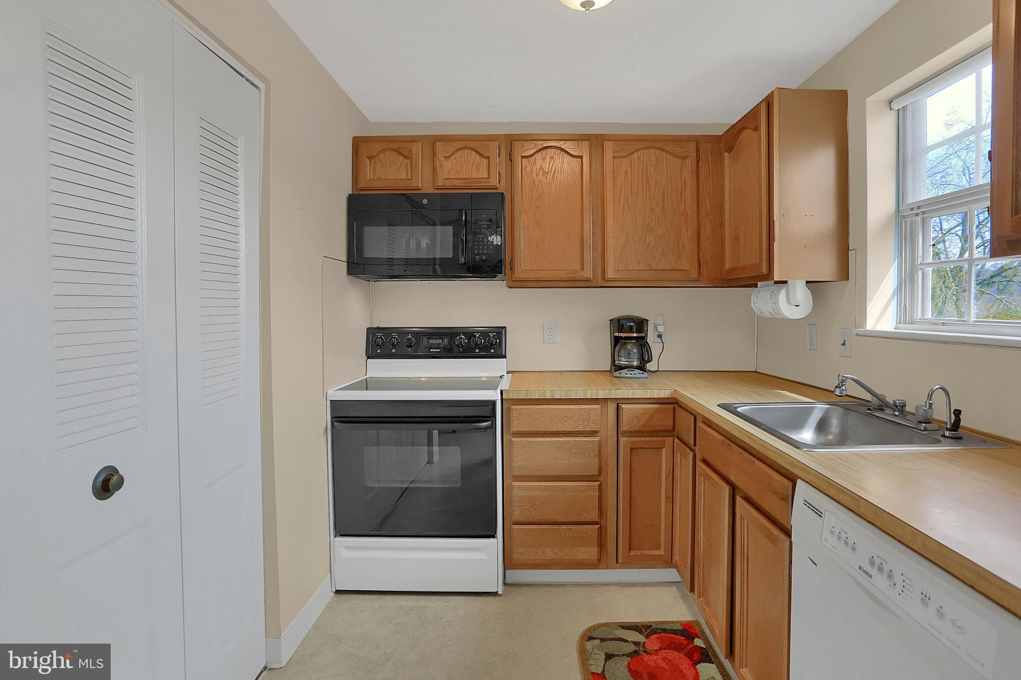 COOL CREEK CONDOS - Residential
