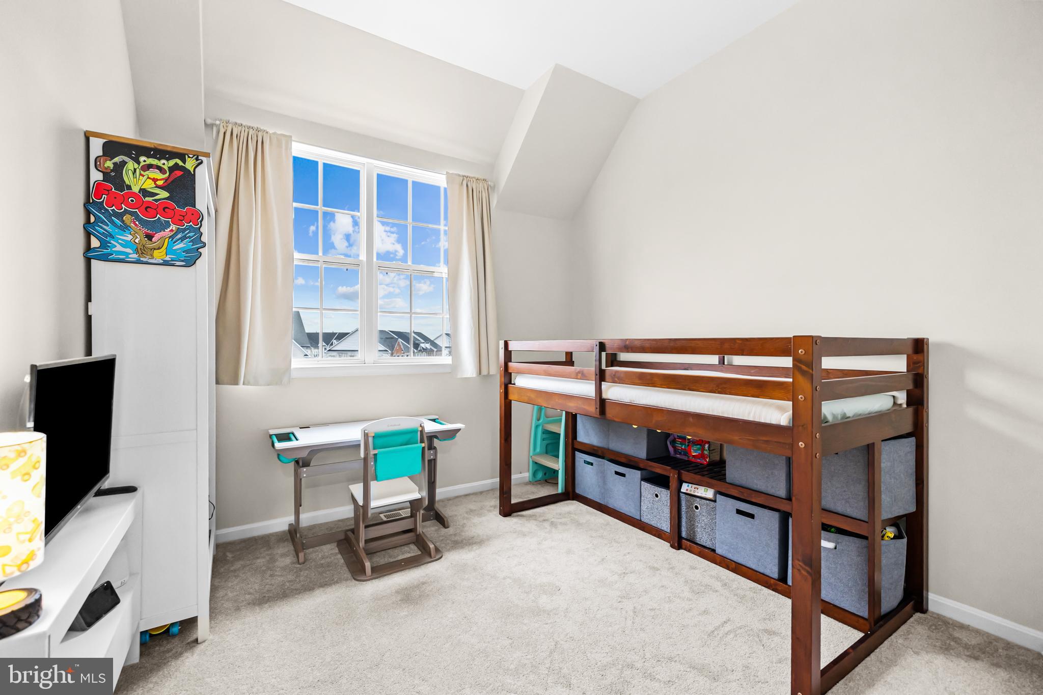 VILLAGE PLACE - Residential