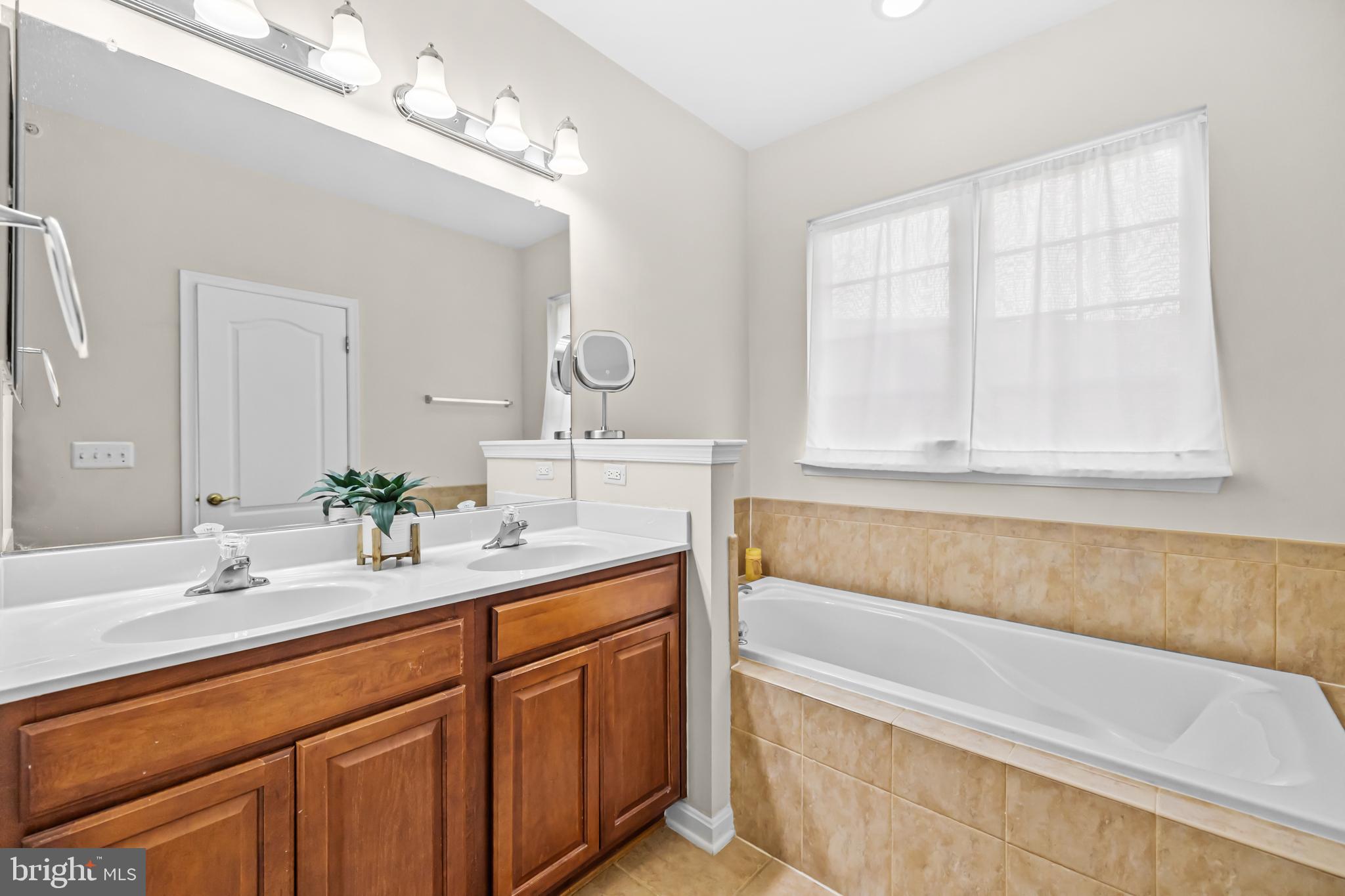 VILLAGE PLACE - Residential