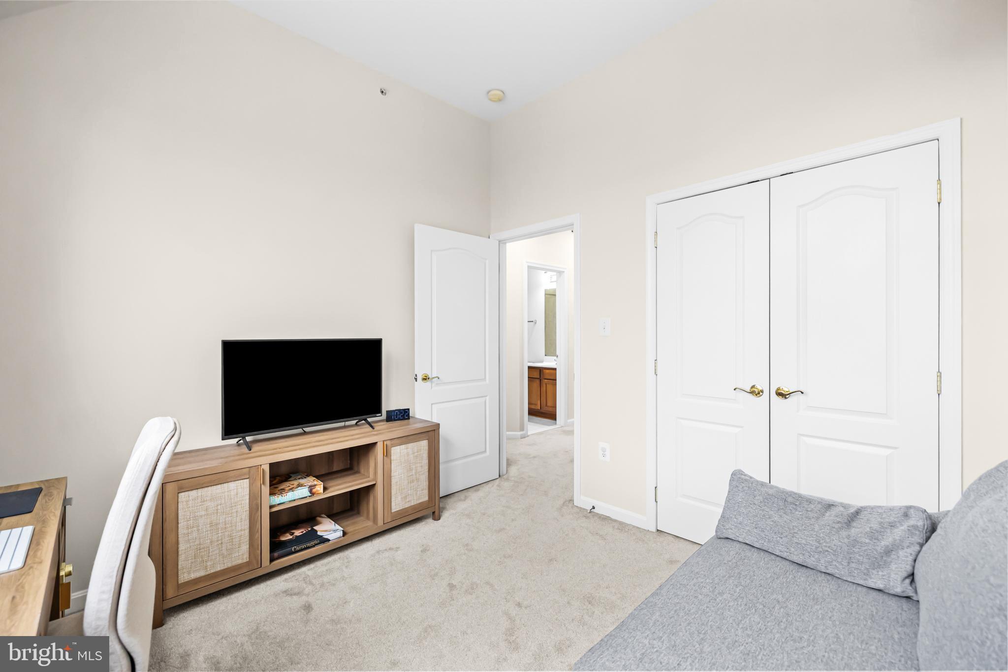 VILLAGE PLACE - Residential