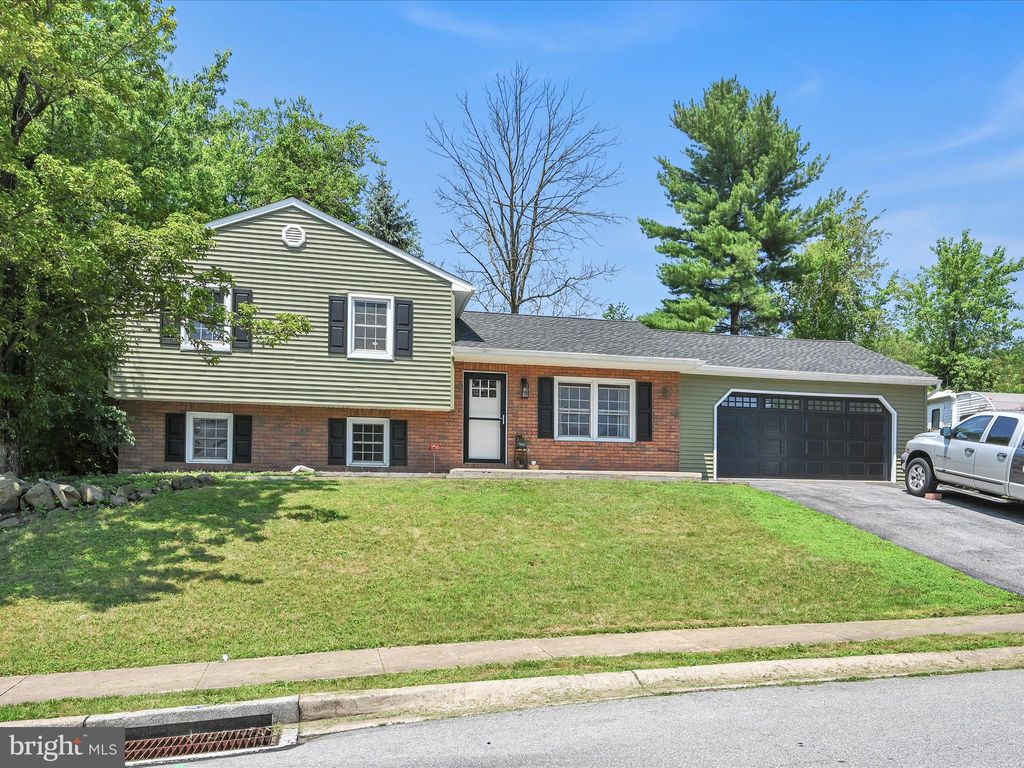 Photo of 22 TERRACE AVE, STEVENS, PA 17578 (MLS # PALA2037664)