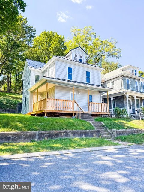 Photo of 32 S Mann Avenue, YEAGERTOWN, PA 17099 (MLS # PAMF2052502)