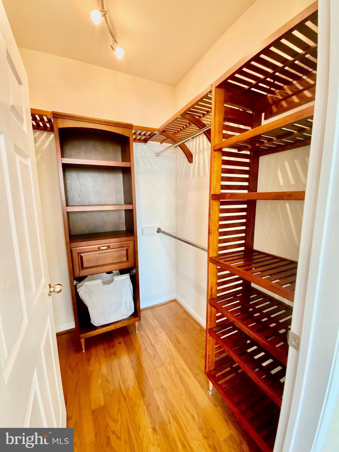 STRATFORD CLUB - Residential Lease