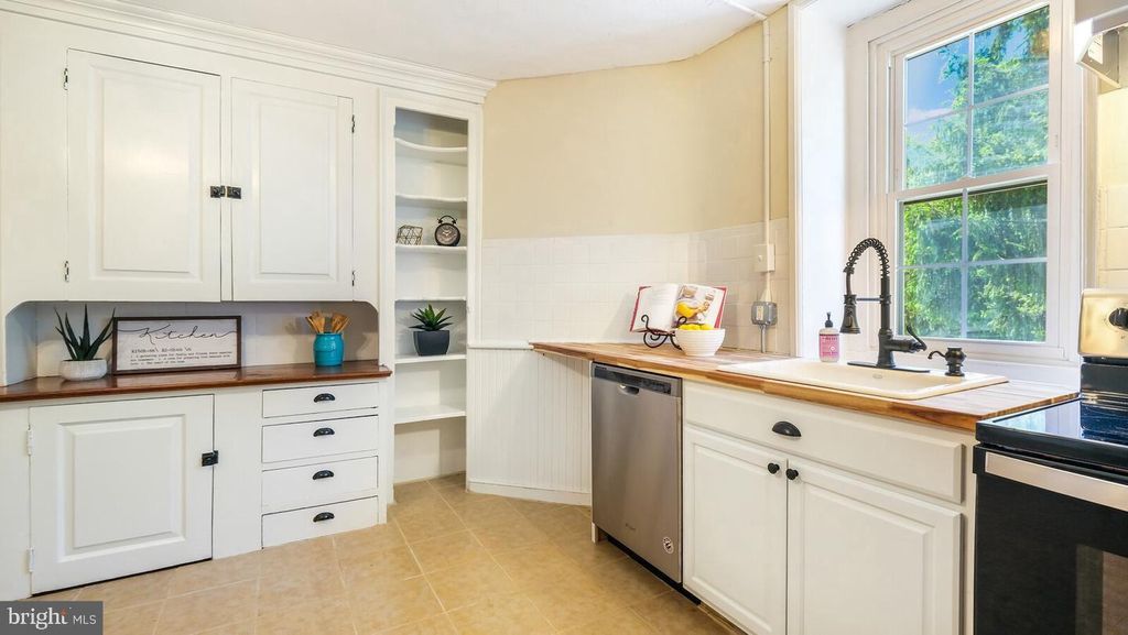 Photo of 4564 Durham Road #B, DOYLESTOWN, PA 18902 (MLS # PABU2114386)