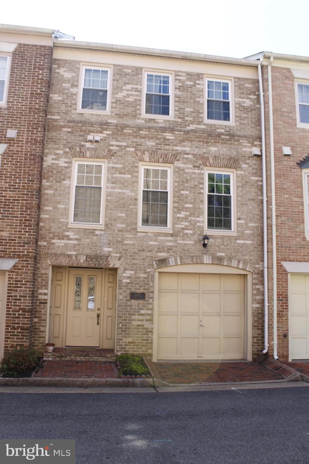 BALLSTON COMMONS - Residential Lease