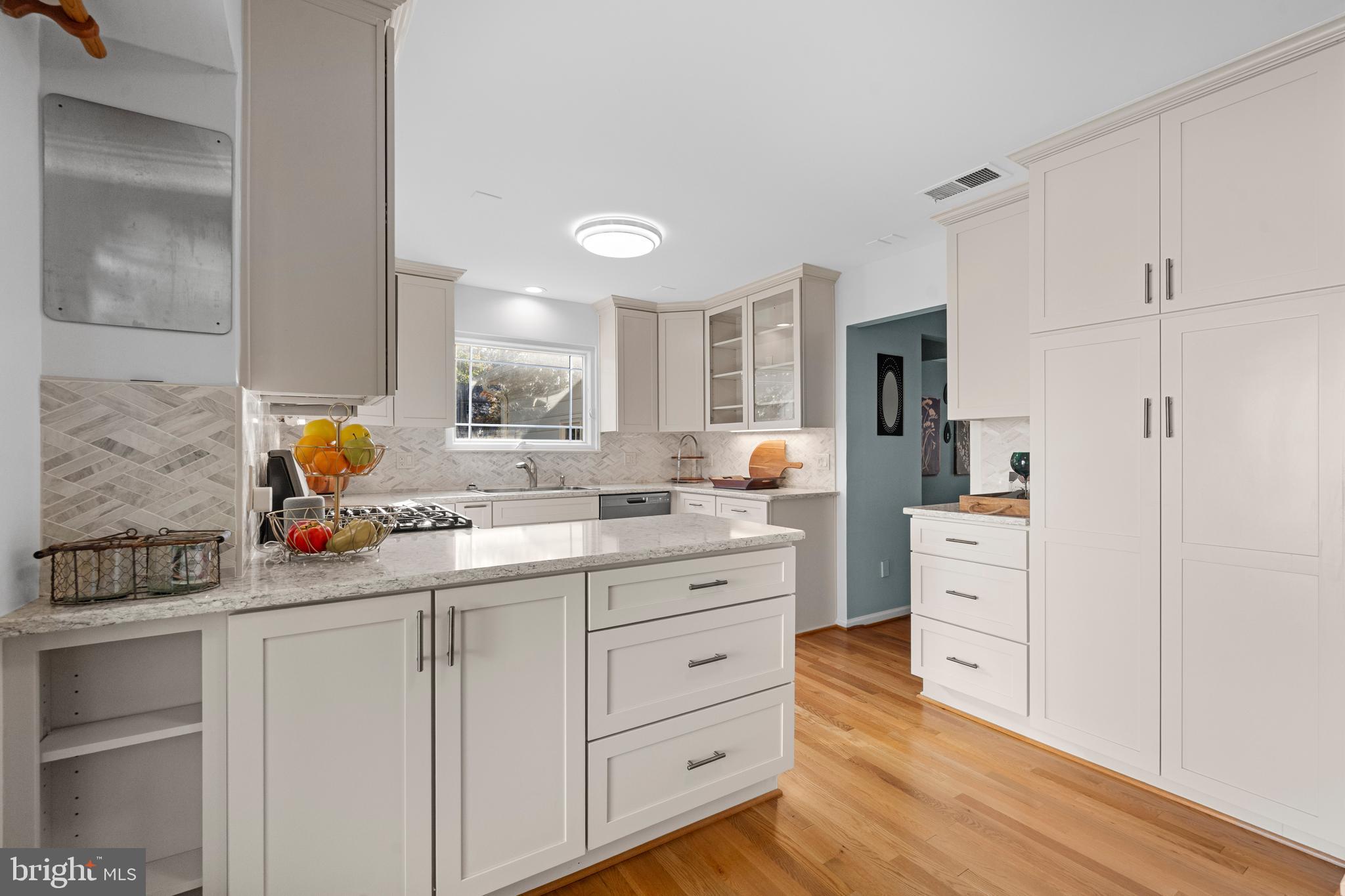 RAMBLEWOOD - Residential