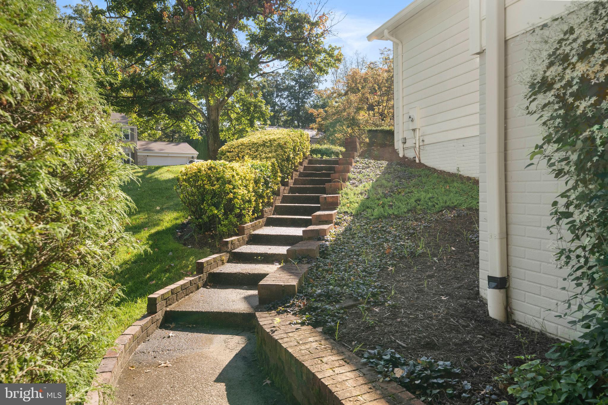 RAMBLEWOOD - Residential