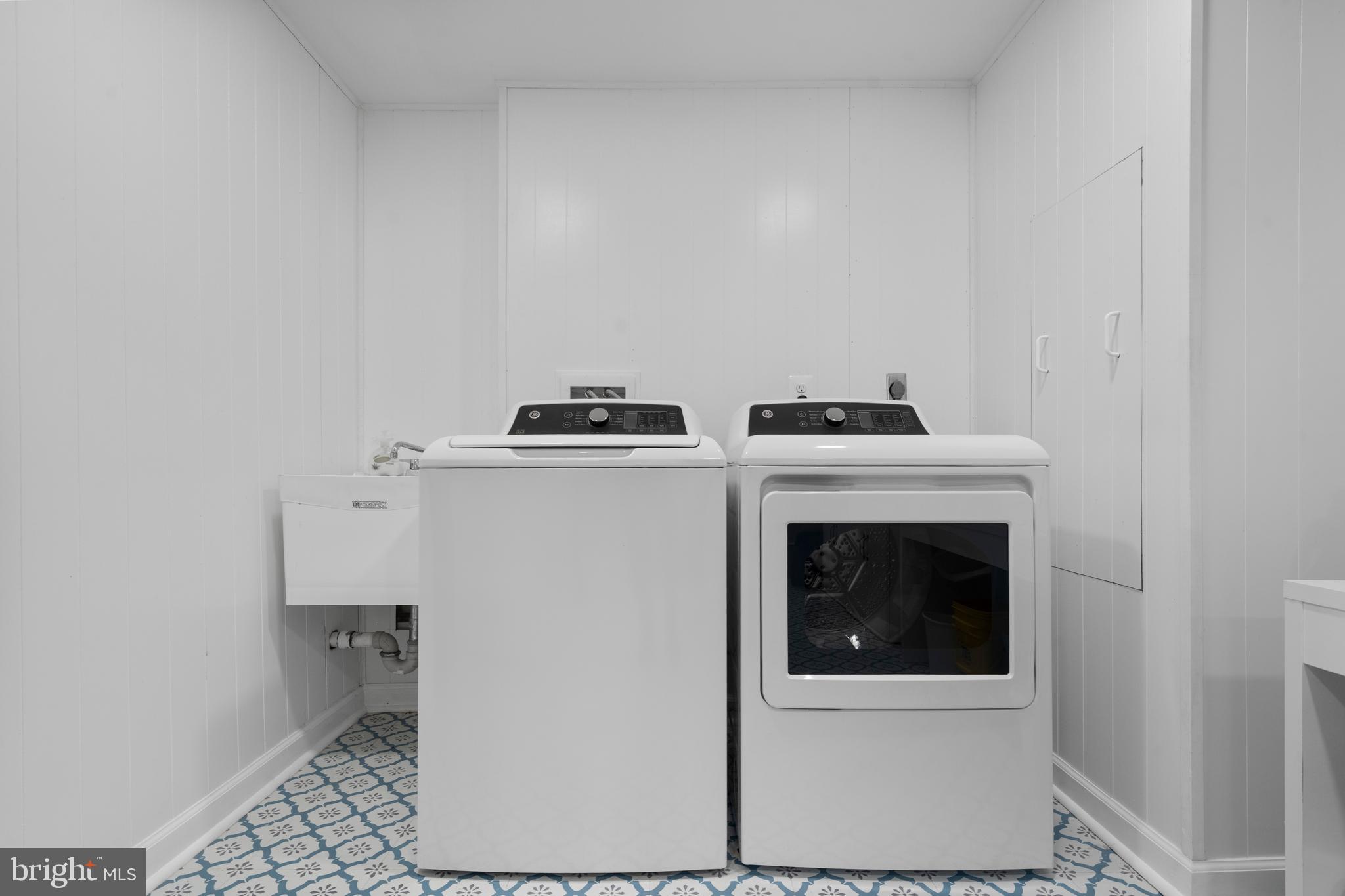 RAMBLEWOOD - Residential