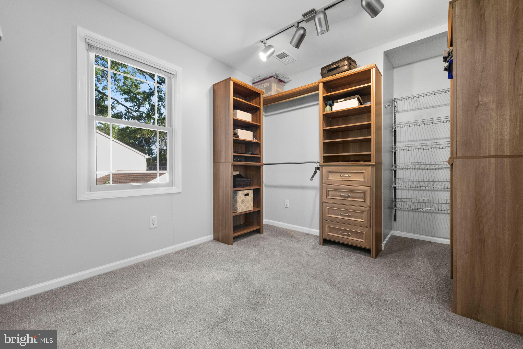 RAMBLEWOOD - Residential