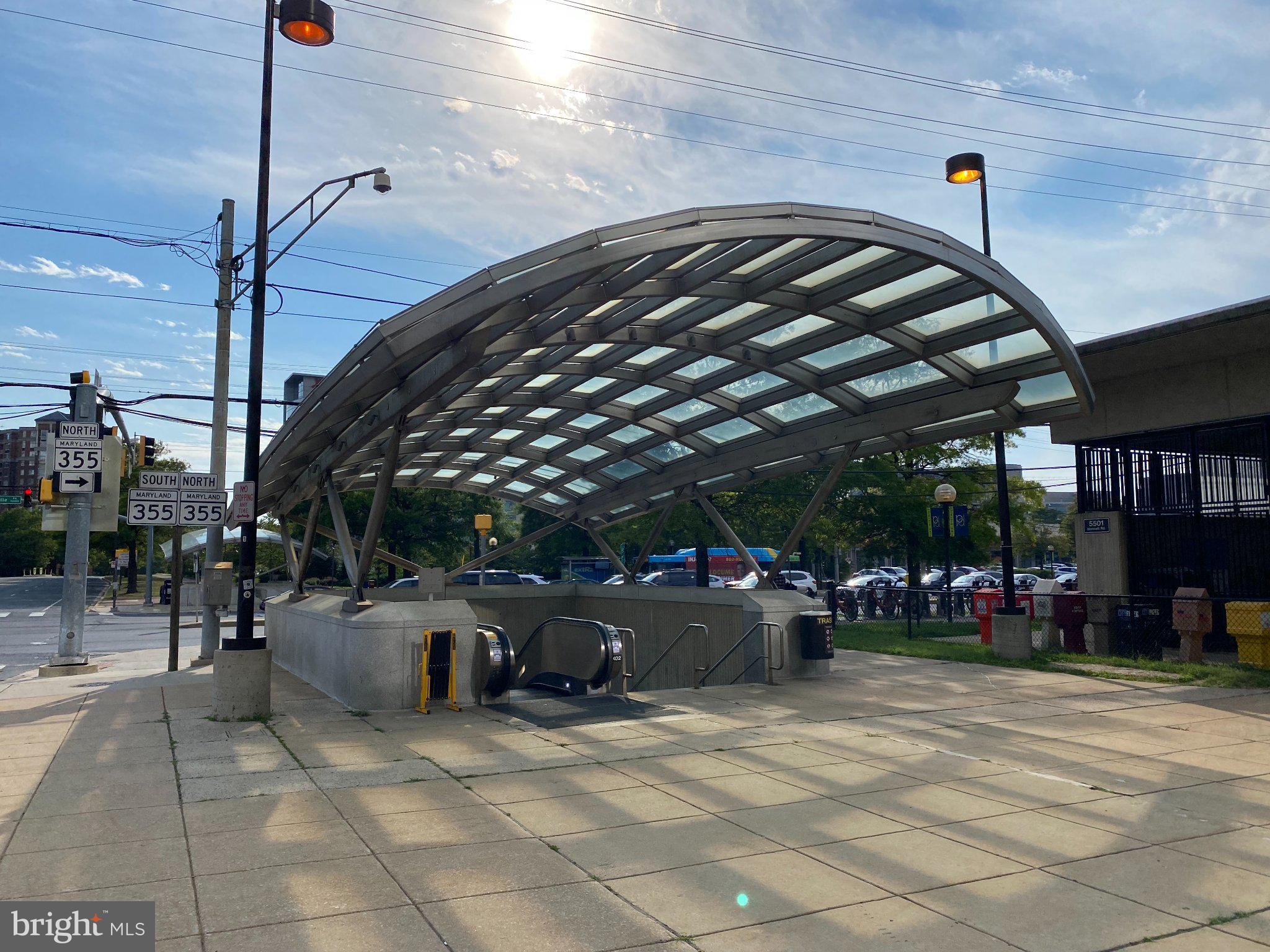 GALLERY AT WHITE FLINT - Residential