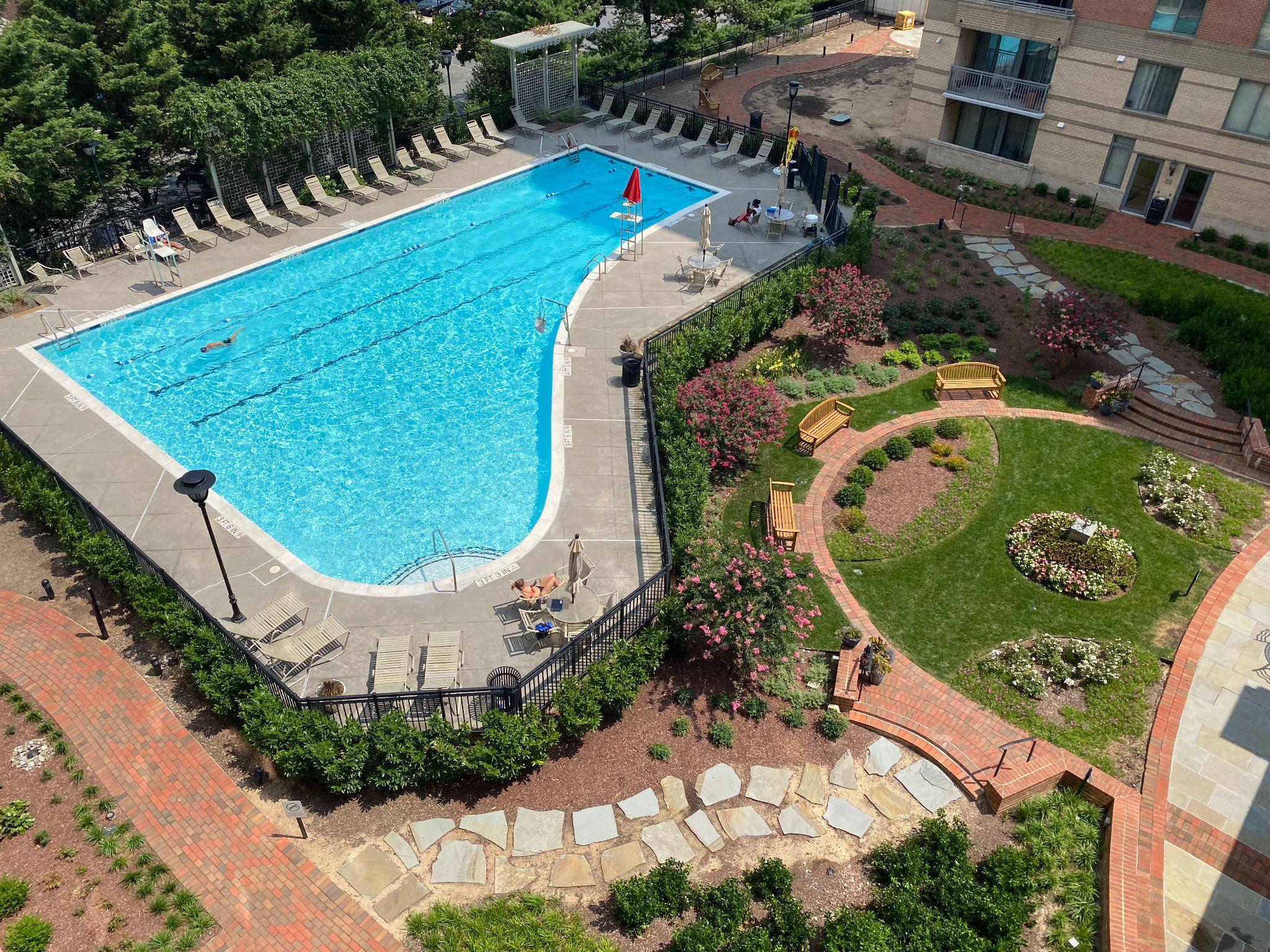 GALLERY AT WHITE FLINT - Residential