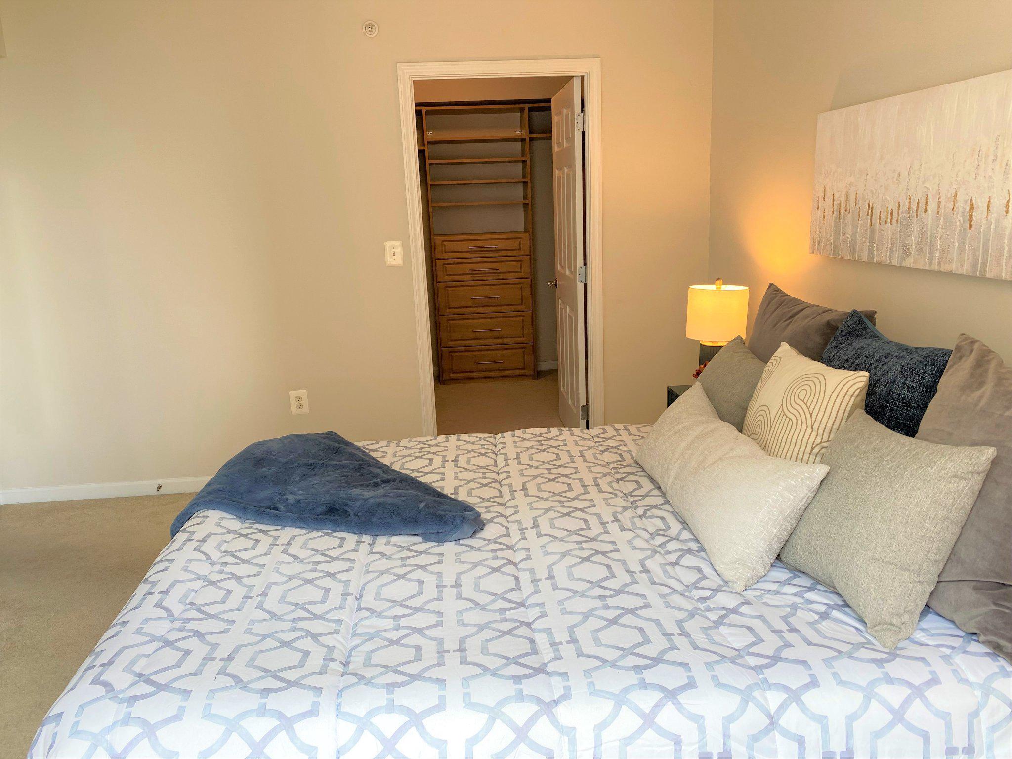 GALLERY AT WHITE FLINT - Residential