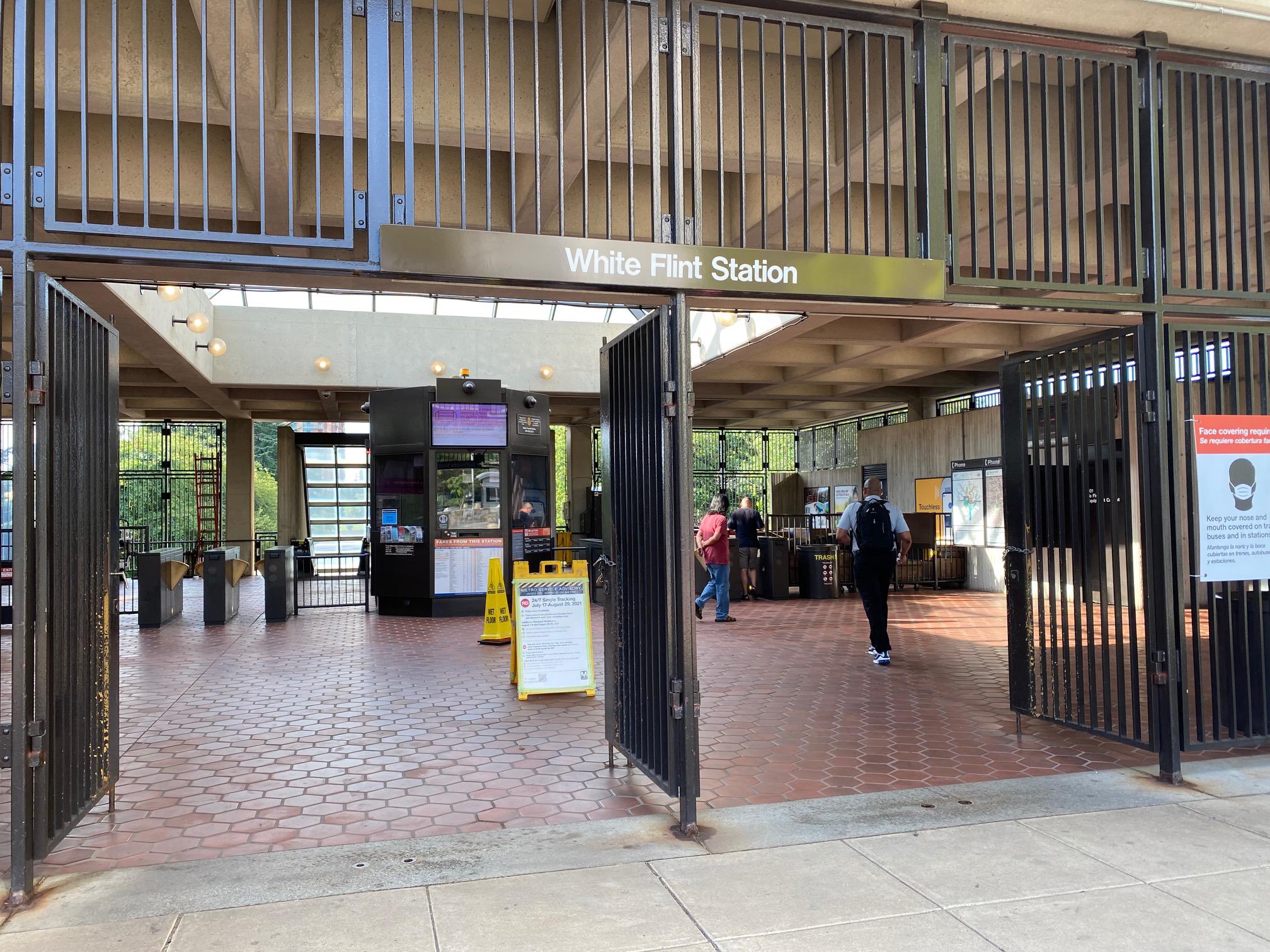 GALLERY AT WHITE FLINT - Residential