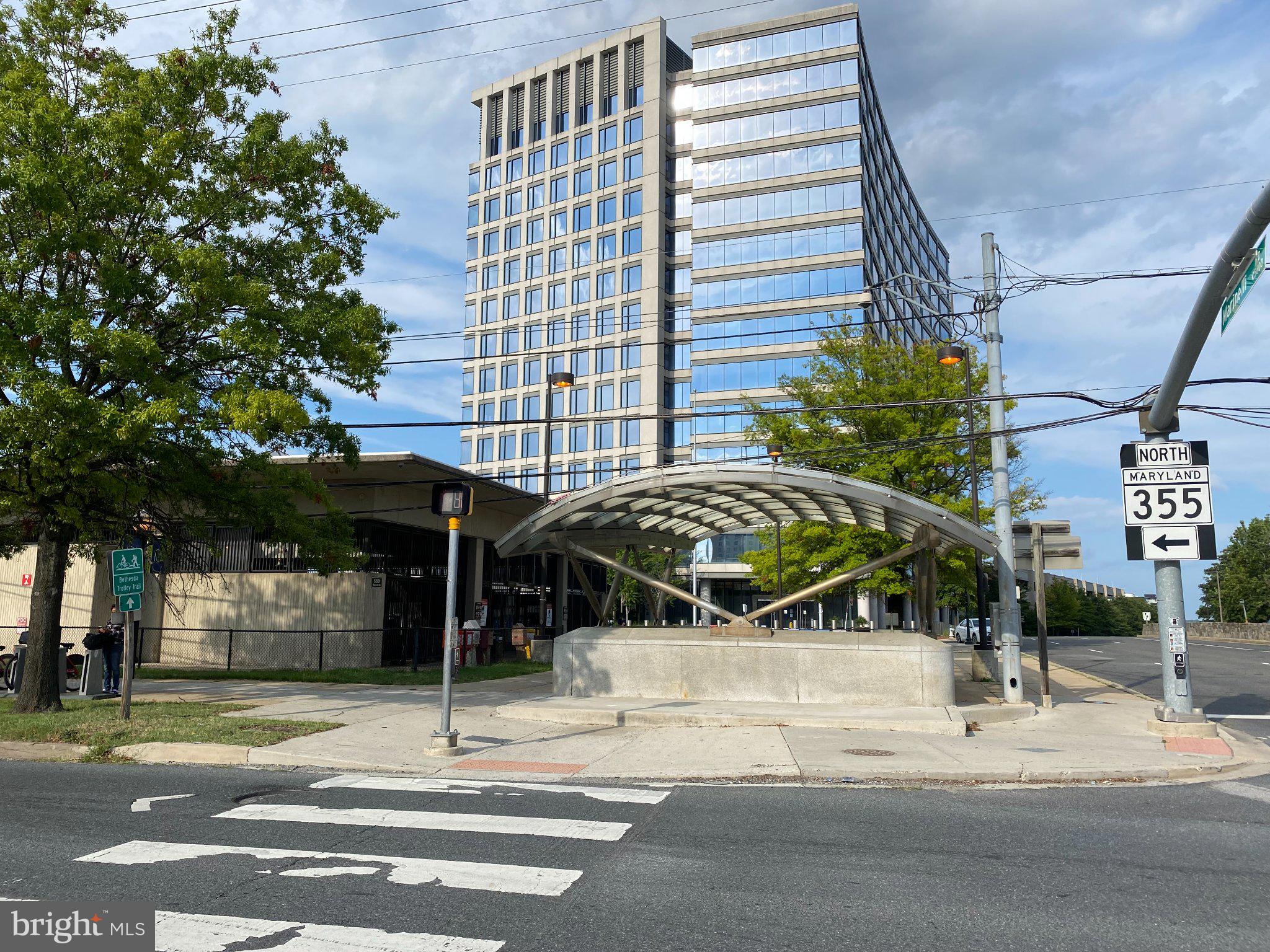 GALLERY AT WHITE FLINT - Residential