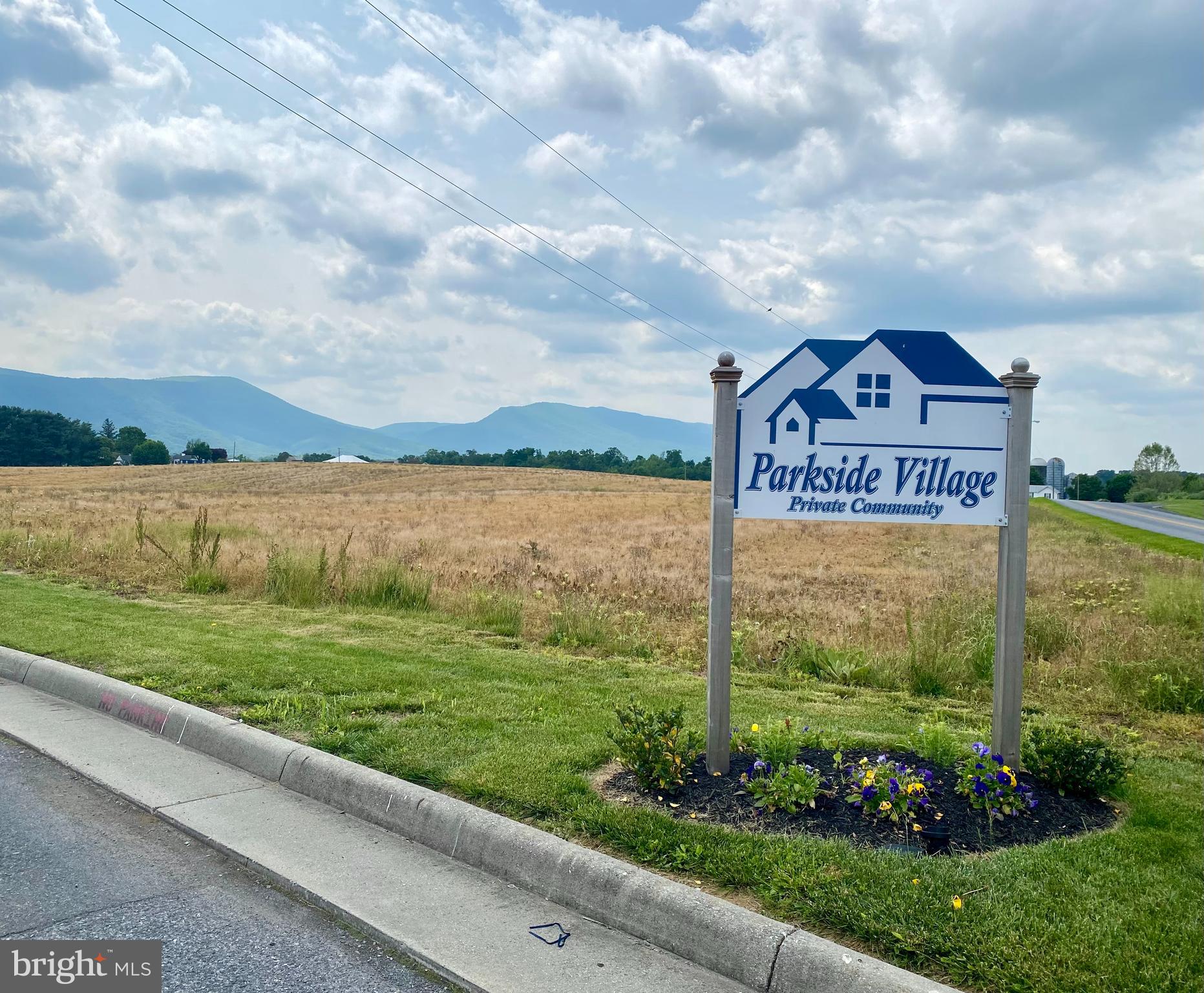 PARKSIDE VILLAGE - Residential