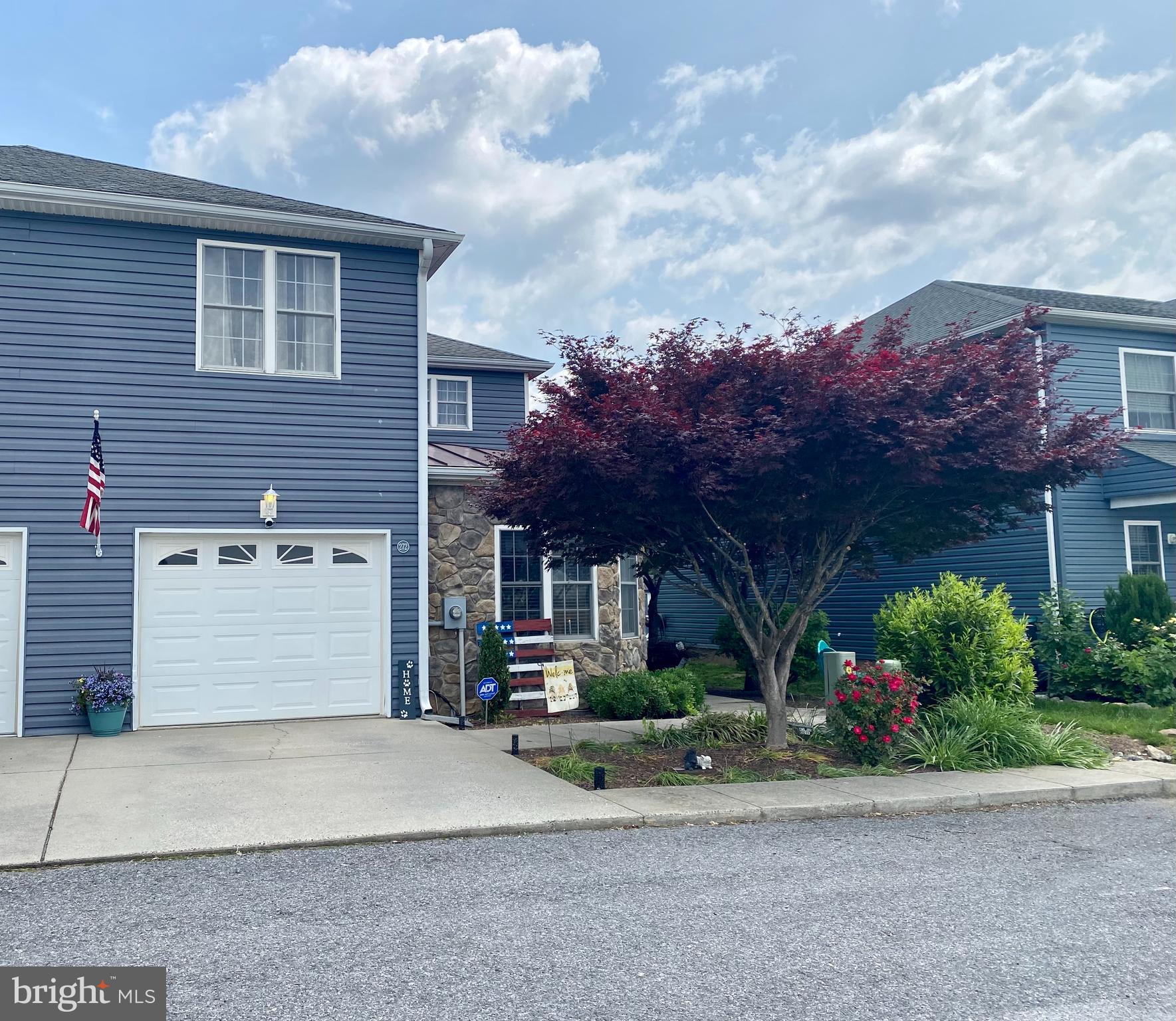 PARKSIDE VILLAGE - Residential