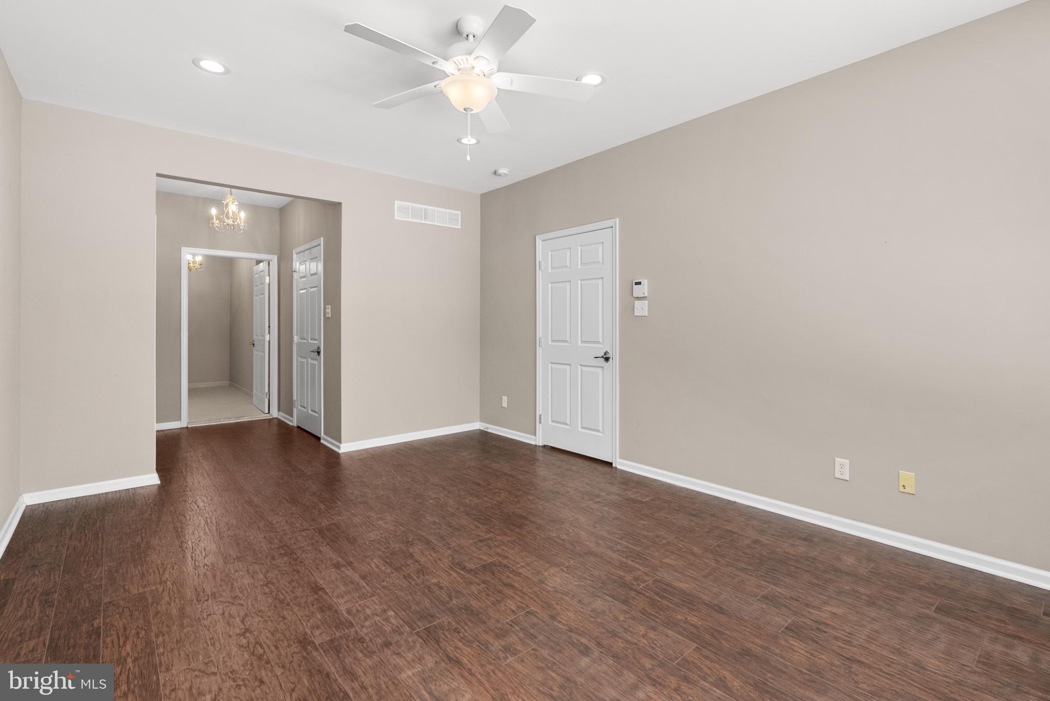 COURTYARDS - Residential