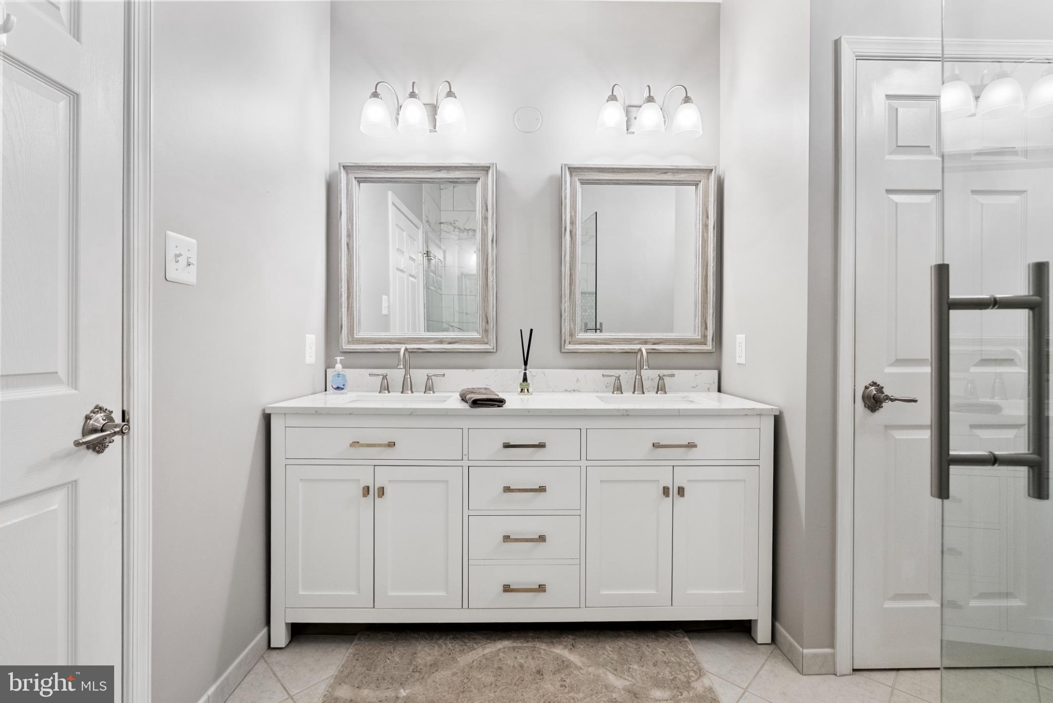 COURTYARDS - Residential