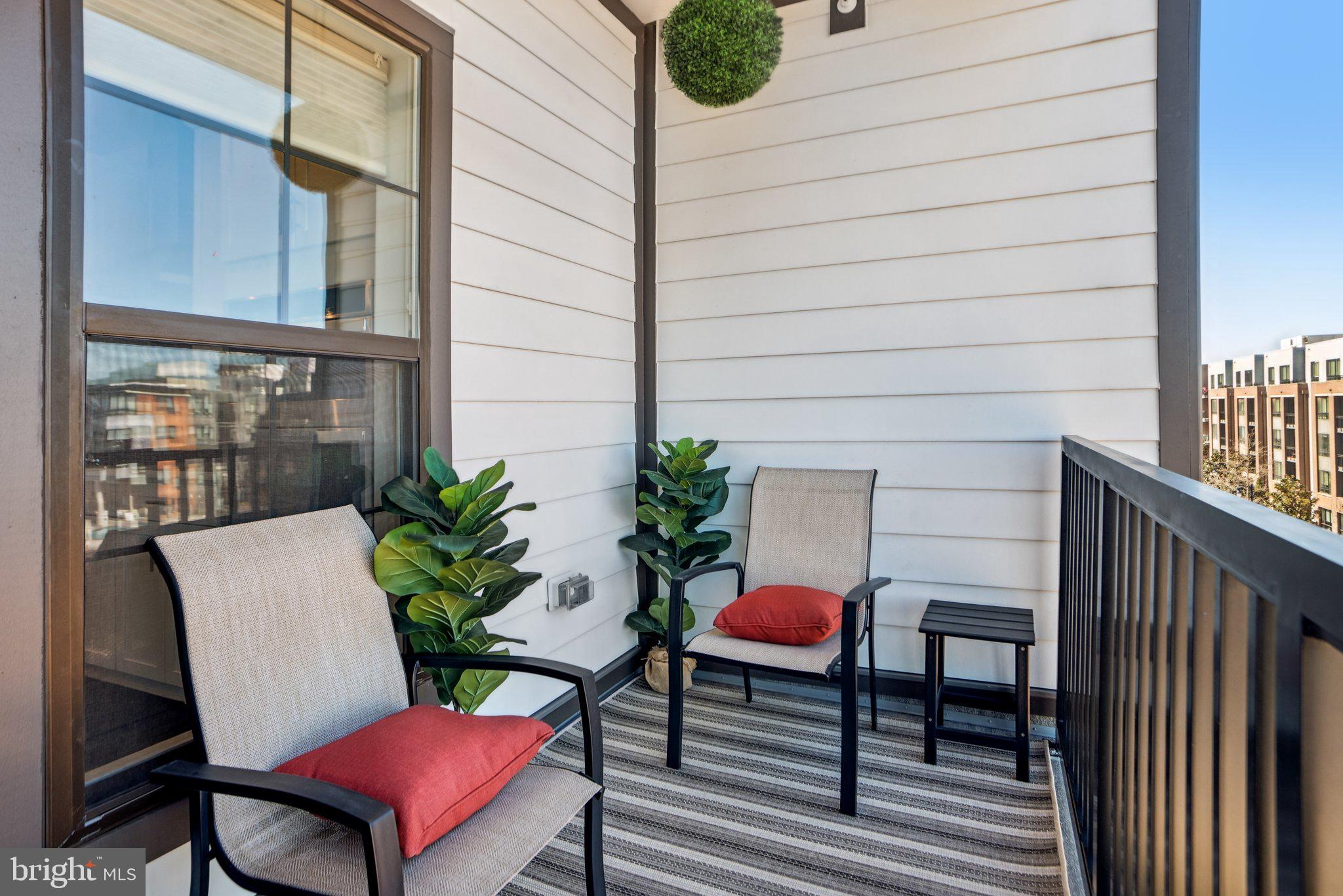 THE FLATS AT NATIONAL HARBOR - Residential