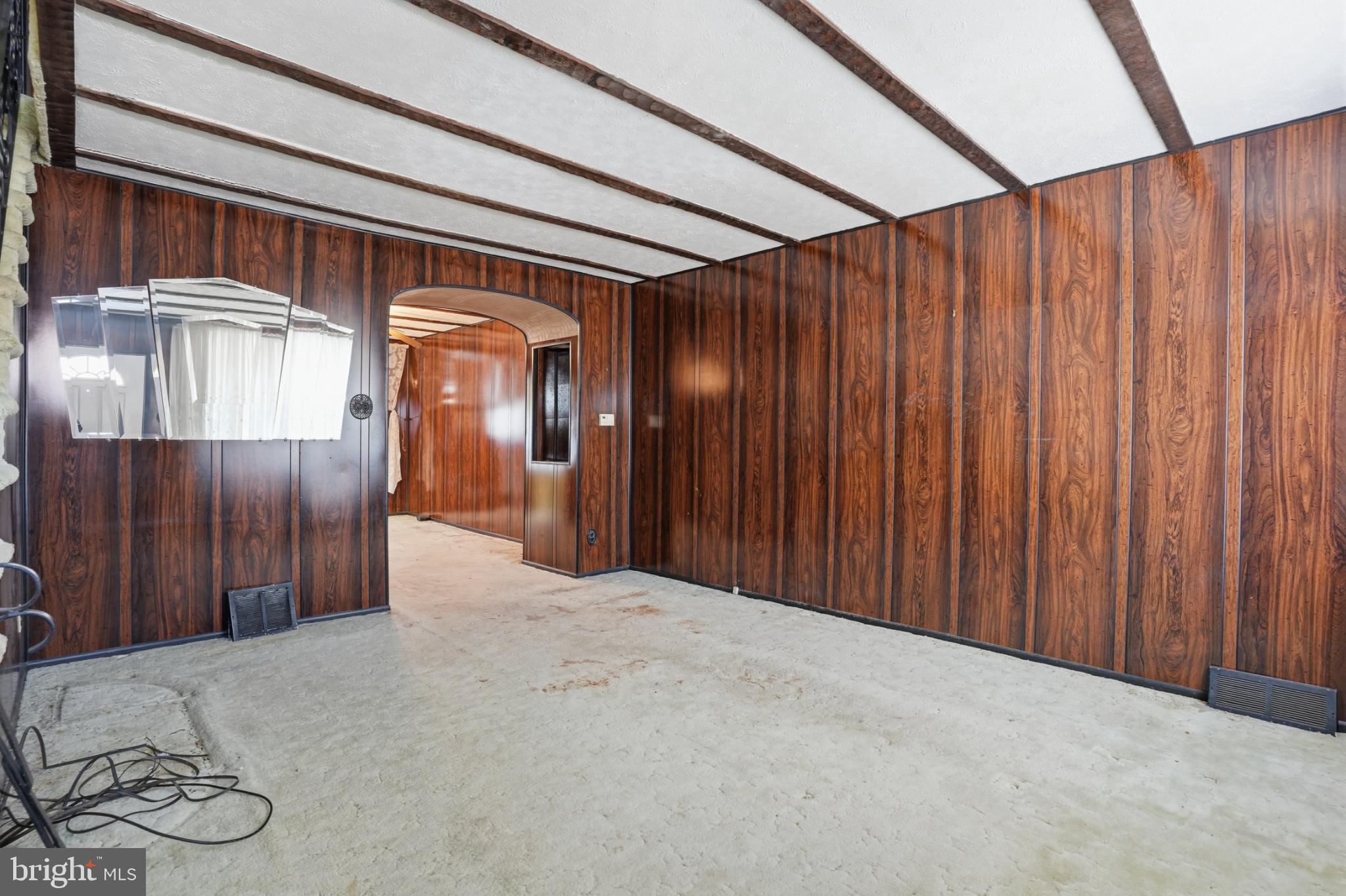 1008 E CHELTENHAM AVENUE