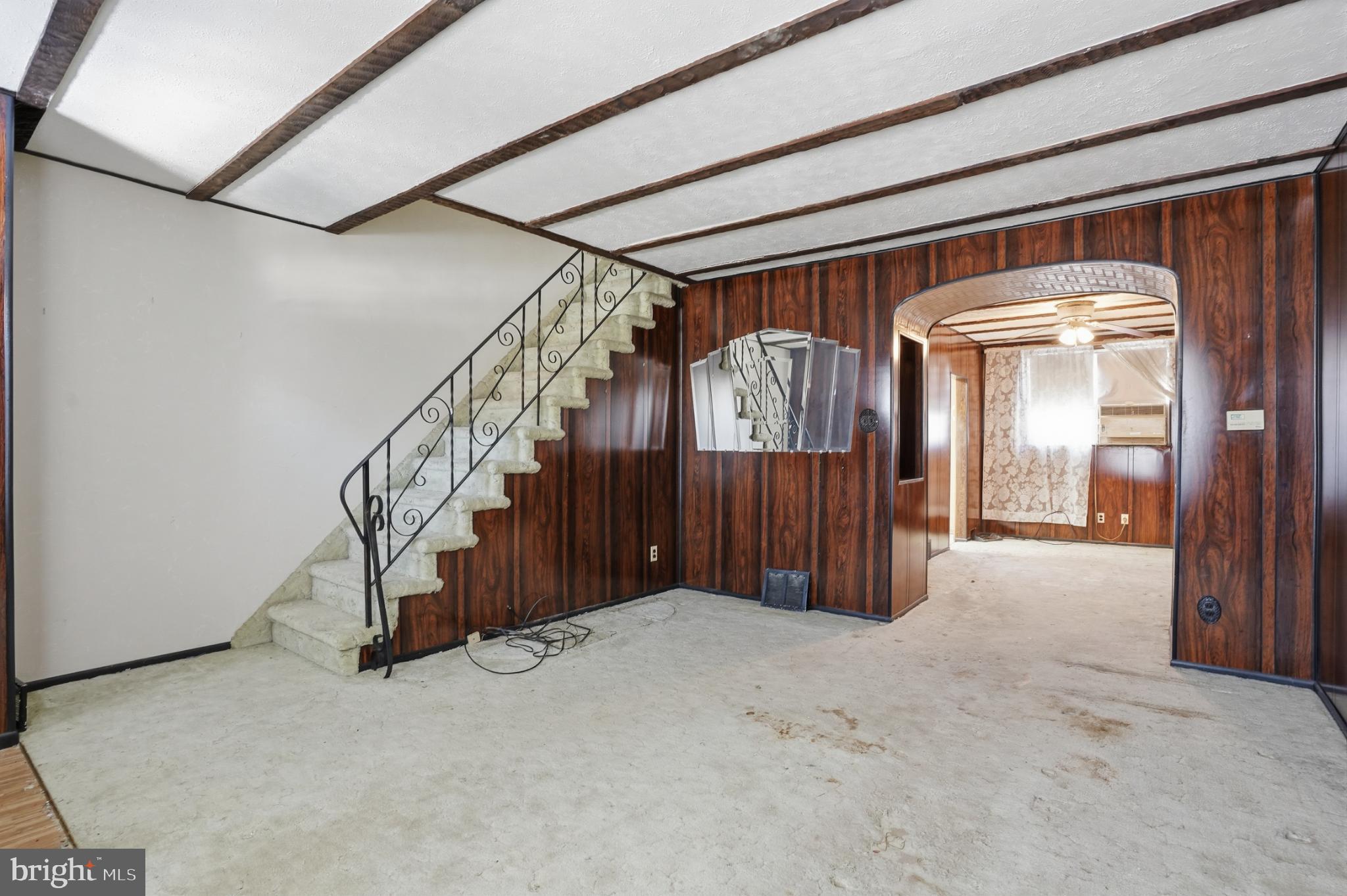 1008 E CHELTENHAM AVENUE