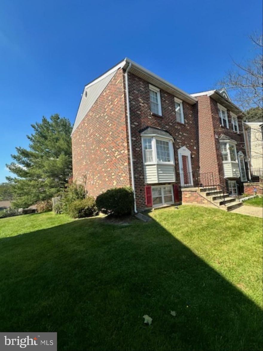 Located in sought after Boniwood Turn developement!
This home has many upgrades.
Hardwood flooring on the main level with updated kitchen. The kitchen features stainless steel appliances, custom counters and right off the dining area.
The dining area leads to an ample deck with a beautiful view of the scenery.
All bedrooms are on the upper level. The primary bedroom has it's own private bath. There is a full bath in the hallway as well.
The lower level is fully carpeted with an additional room with large window - perfect to use as an office, media room or workout space. The family room has a wood burning fireplace and opens up to the backyard fully fenced in.
PET FREINDLY!
This community has basketball courts, walking trails and a clubhouse.
Minutes to all major commuter routes. Close proximity to the National Harbour, DC and VA.