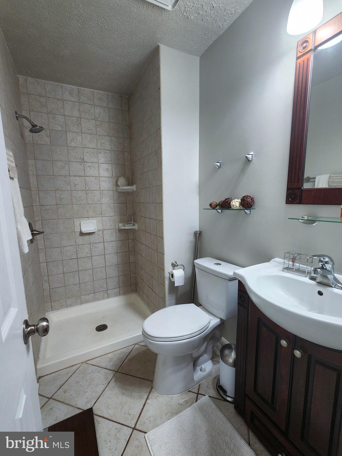 BONIWOOD - PLAT FOUR - Residential Lease