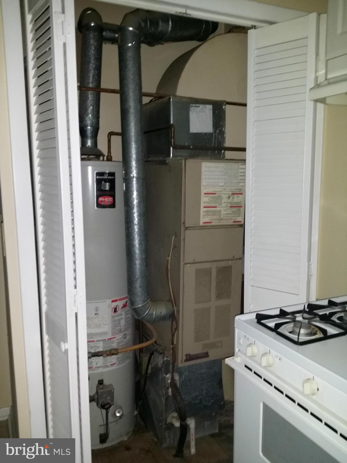 THREE MILE OAK - Residential