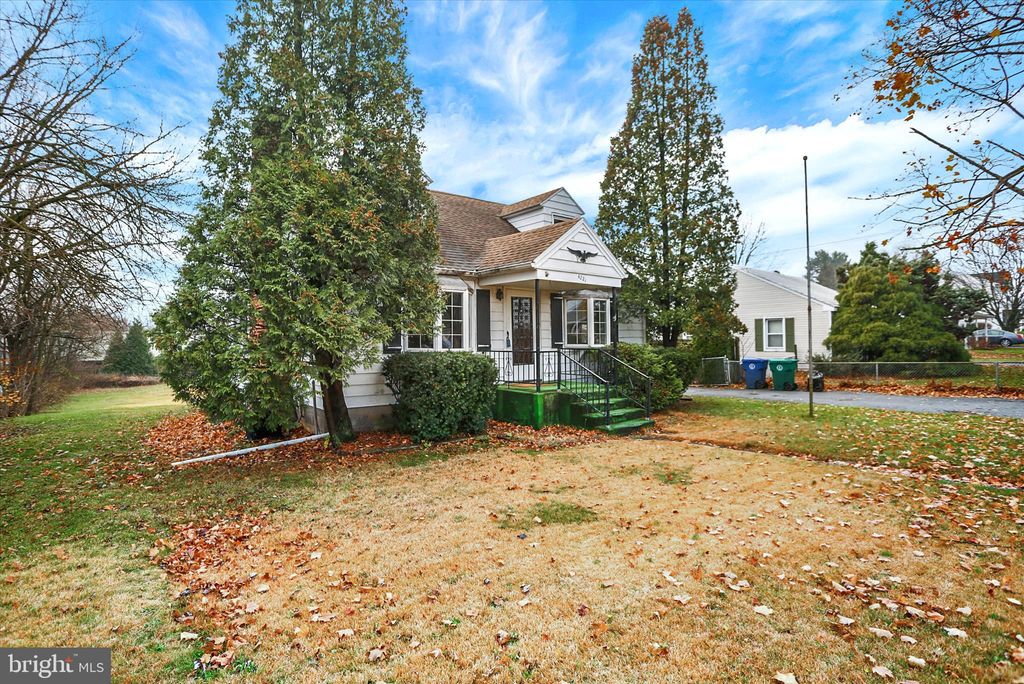 Photo of 6221 Blue Bird Avenue, HARRISBURG, PA 17112 (MLS # PADA2051744)