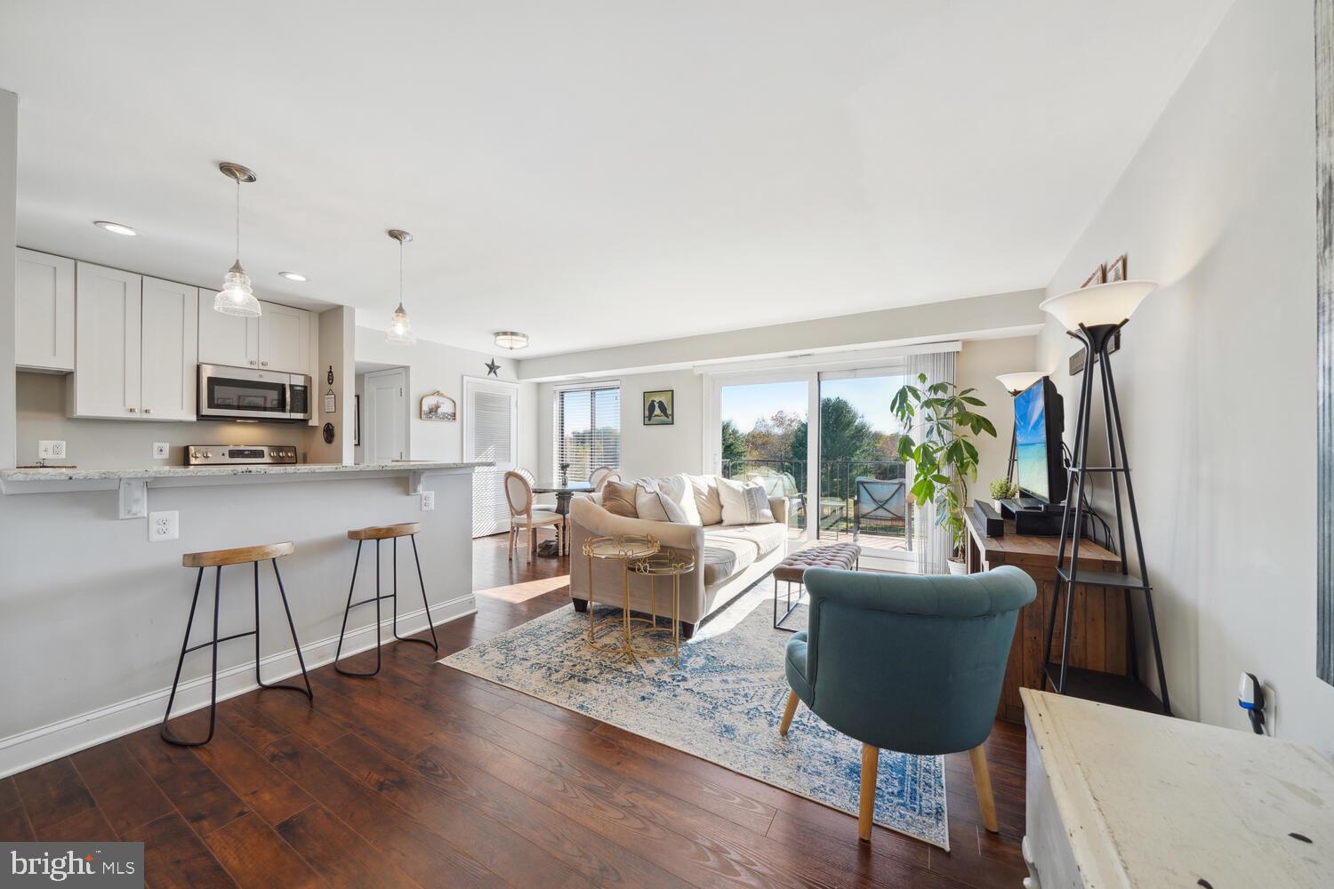 COUNTRY CLUB GREEN - Residential