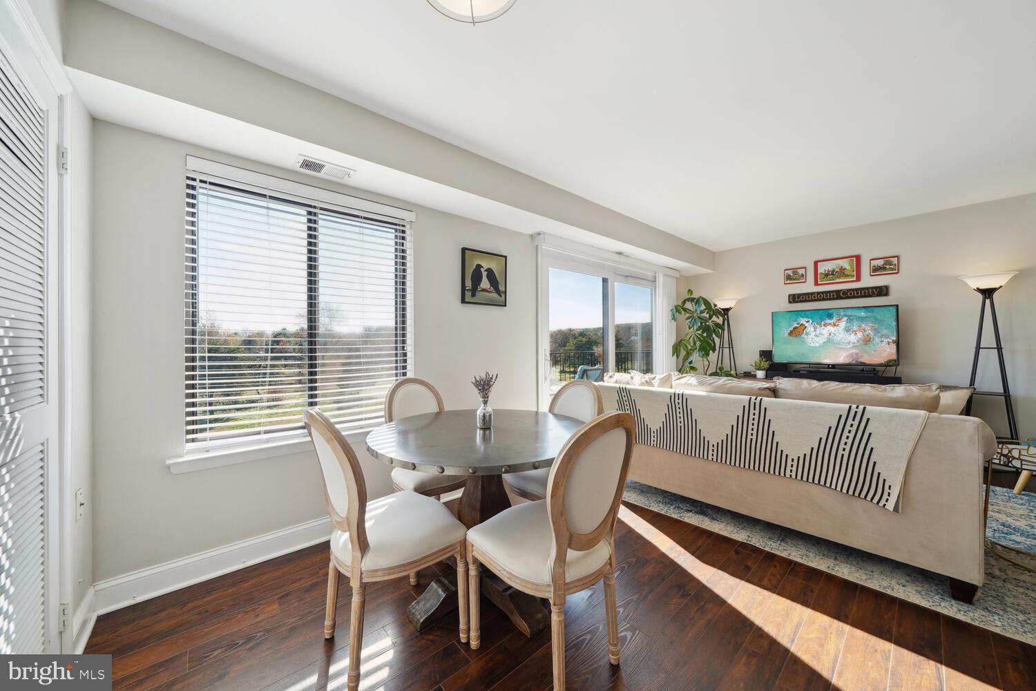 COUNTRY CLUB GREEN - Residential