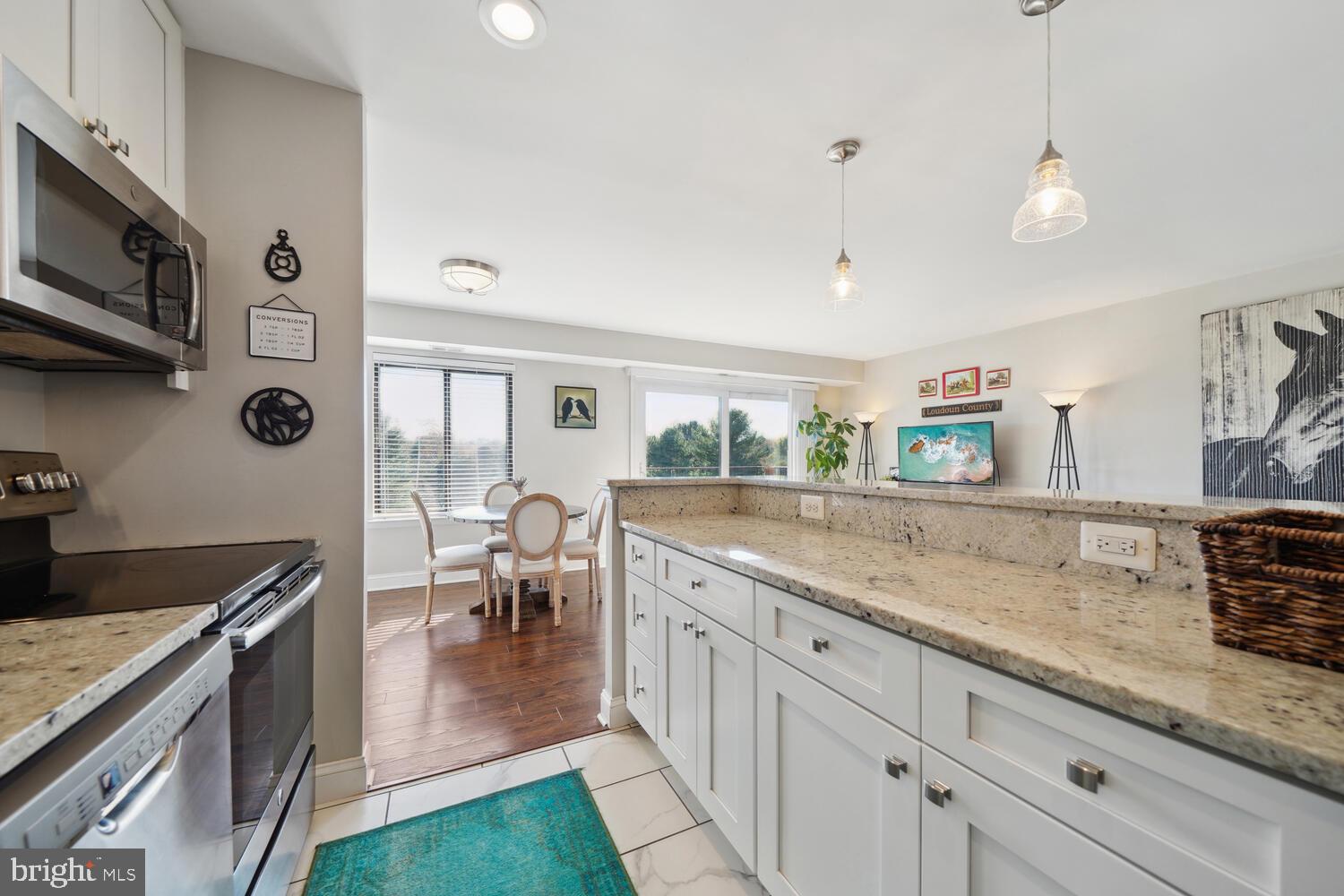 COUNTRY CLUB GREEN - Residential