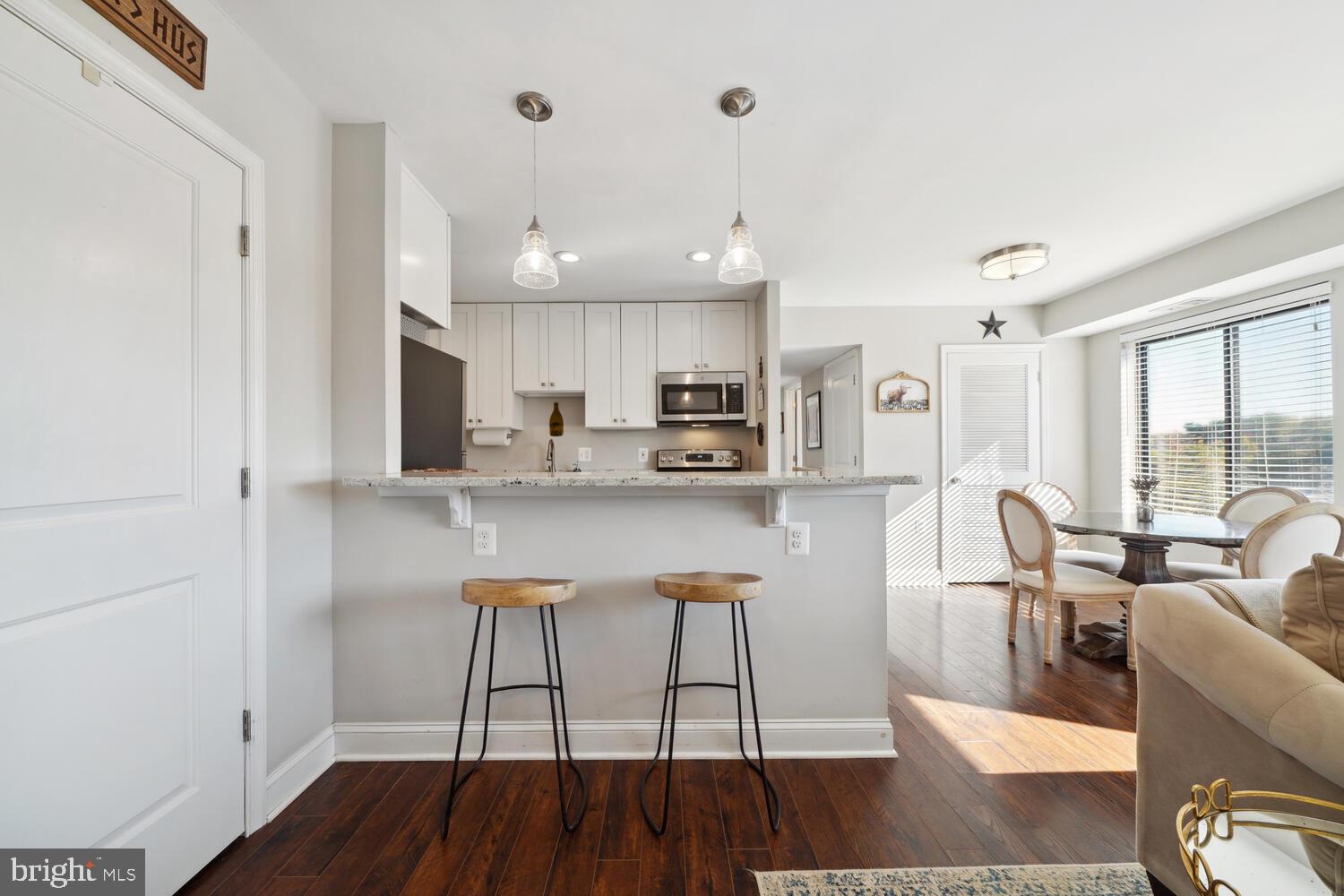 COUNTRY CLUB GREEN - Residential