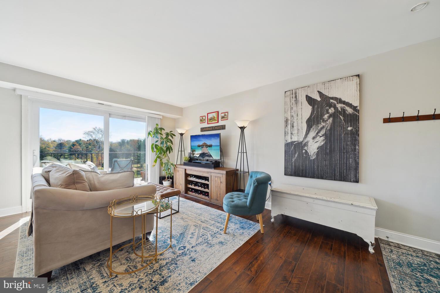 COUNTRY CLUB GREEN - Residential