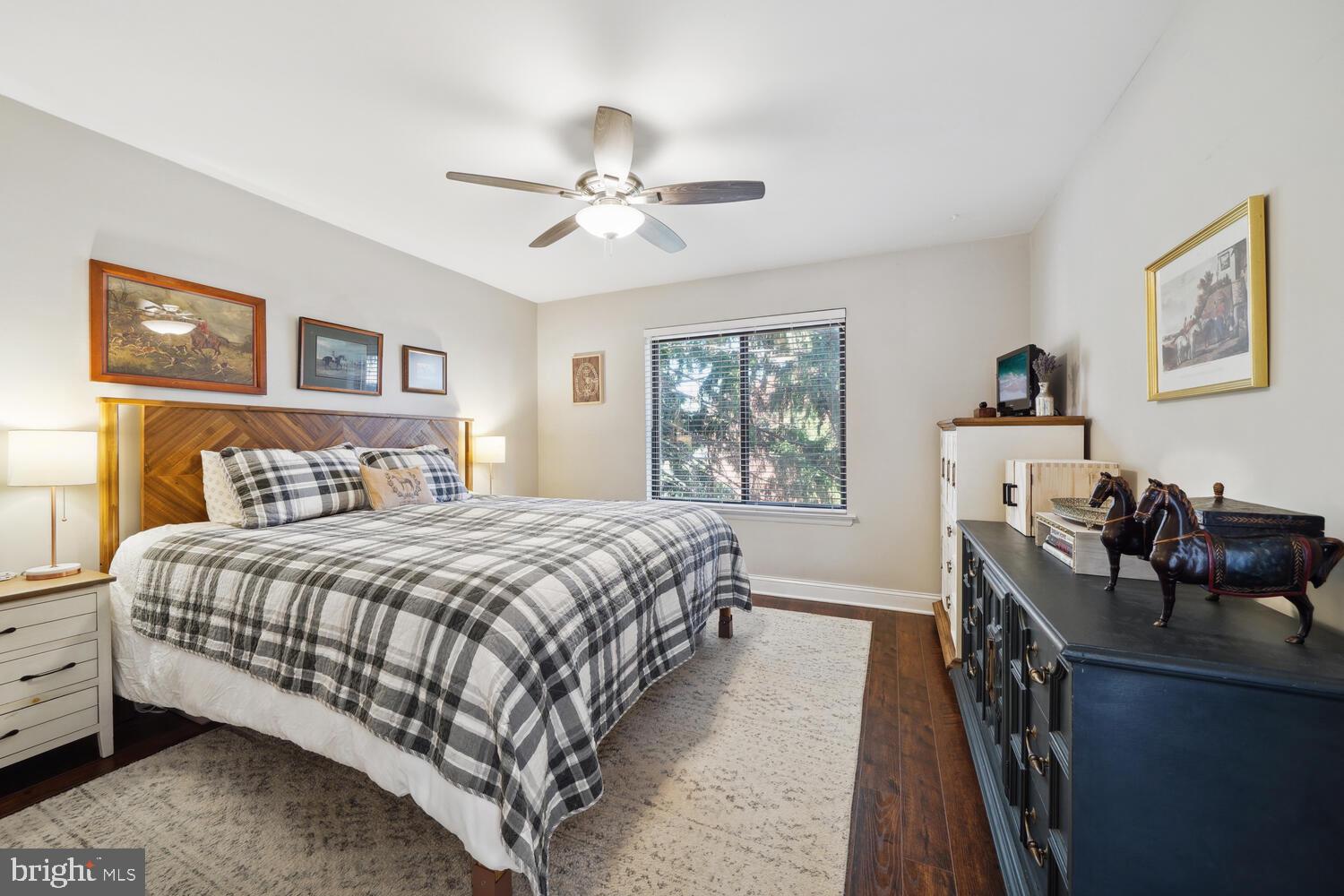 COUNTRY CLUB GREEN - Residential