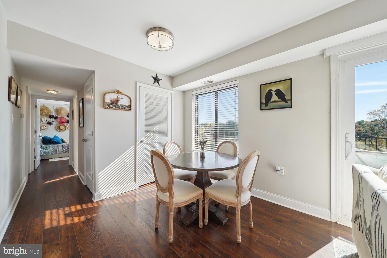 COUNTRY CLUB GREEN - Residential