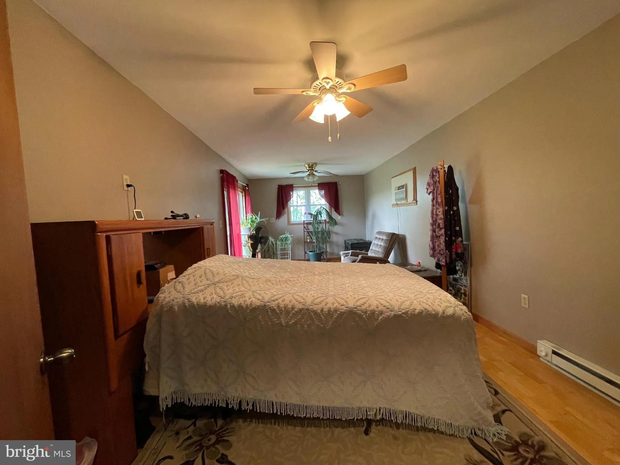 Shippensburg, Pennsylvania 17257, United States, 4 Bedrooms Bedrooms, ,3 BathroomsBathrooms,Residential,Pending,135844