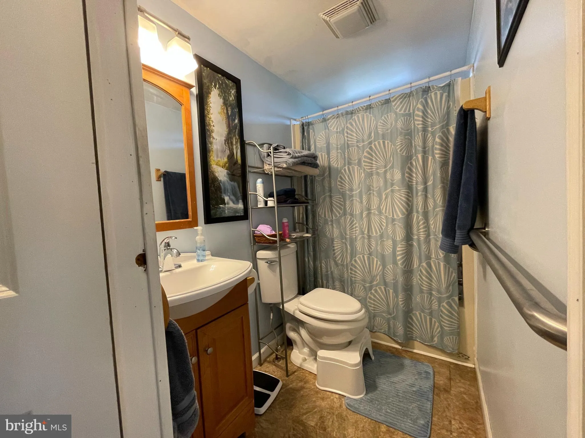 Shippensburg, Pennsylvania 17257, United States, 4 Bedrooms Bedrooms, ,3 BathroomsBathrooms,Residential,Pending,135844