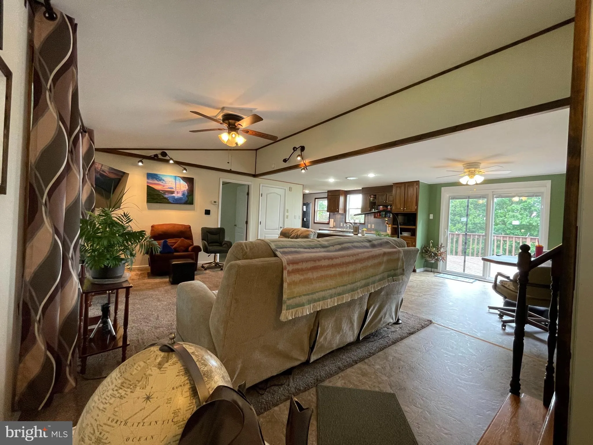 Shippensburg, Pennsylvania 17257, United States, 4 Bedrooms Bedrooms, ,3 BathroomsBathrooms,Residential,Pending,135844