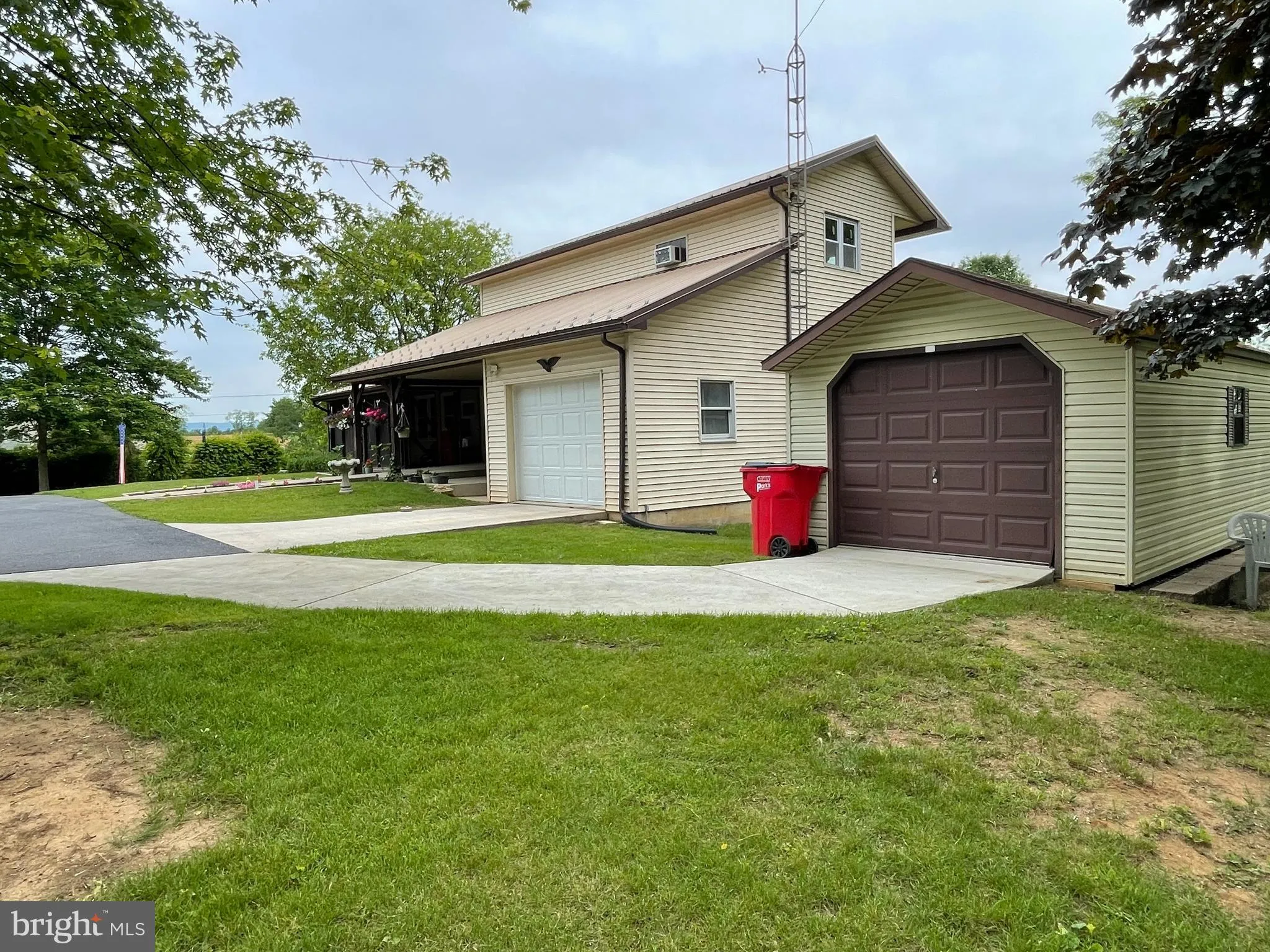 Shippensburg, Pennsylvania 17257, United States, 4 Bedrooms Bedrooms, ,3 BathroomsBathrooms,Residential,Pending,135844