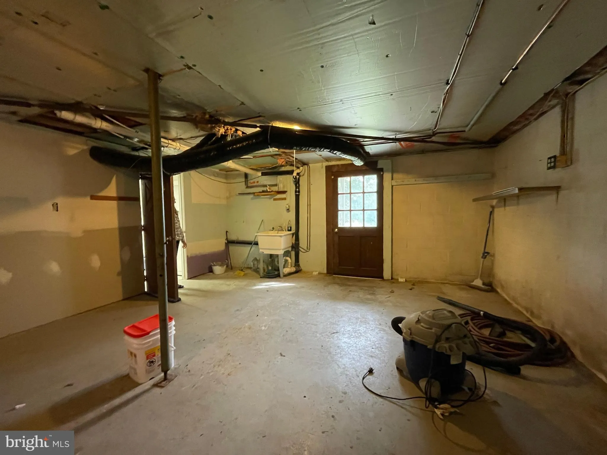 Shippensburg, Pennsylvania 17257, United States, 4 Bedrooms Bedrooms, ,3 BathroomsBathrooms,Residential,Pending,135844