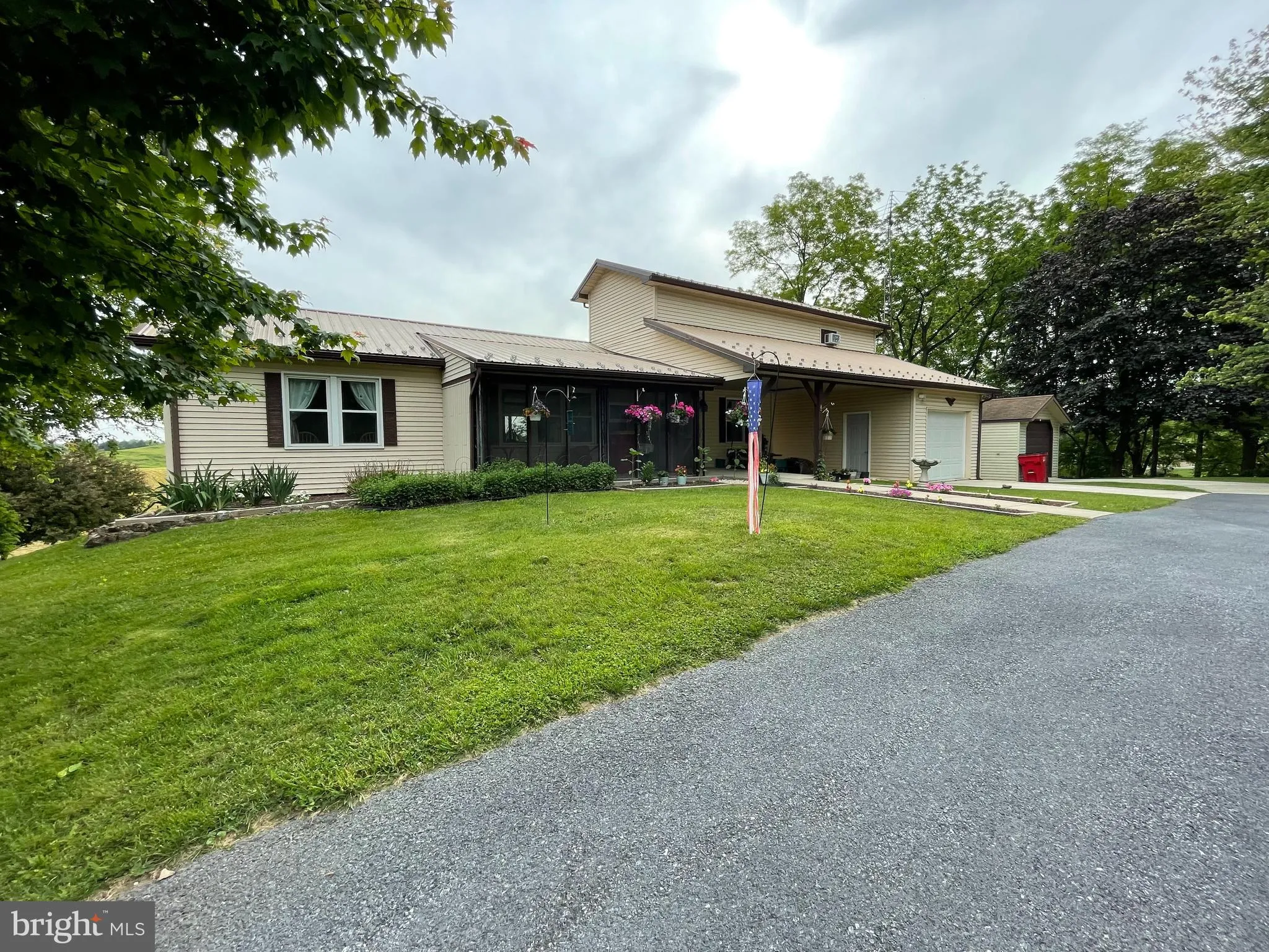 Shippensburg, Pennsylvania 17257, United States, 4 Bedrooms Bedrooms, ,3 BathroomsBathrooms,Residential,Pending,135844