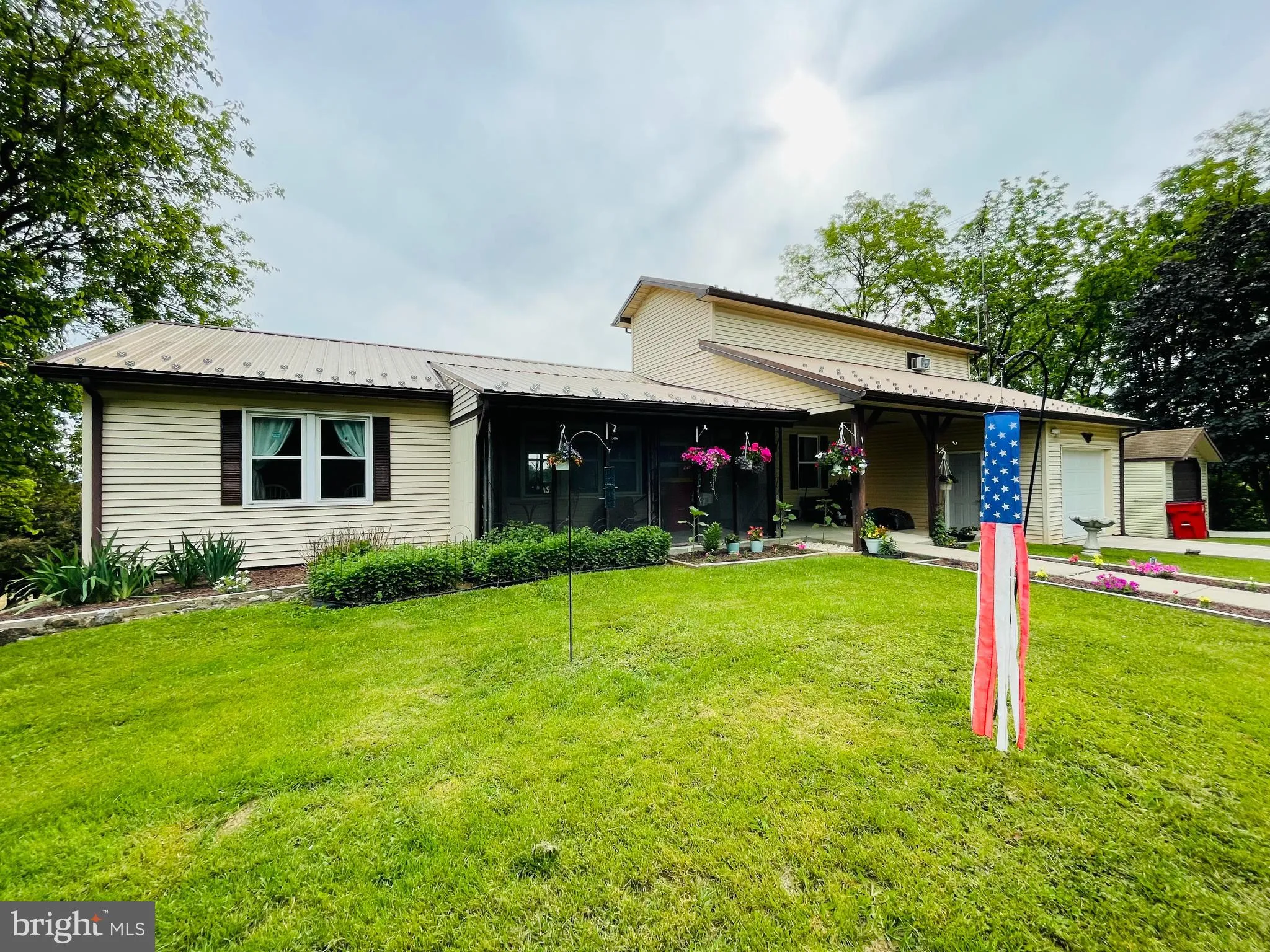 Shippensburg, Pennsylvania 17257, United States, 4 Bedrooms Bedrooms, ,3 BathroomsBathrooms,Residential,Pending,135844