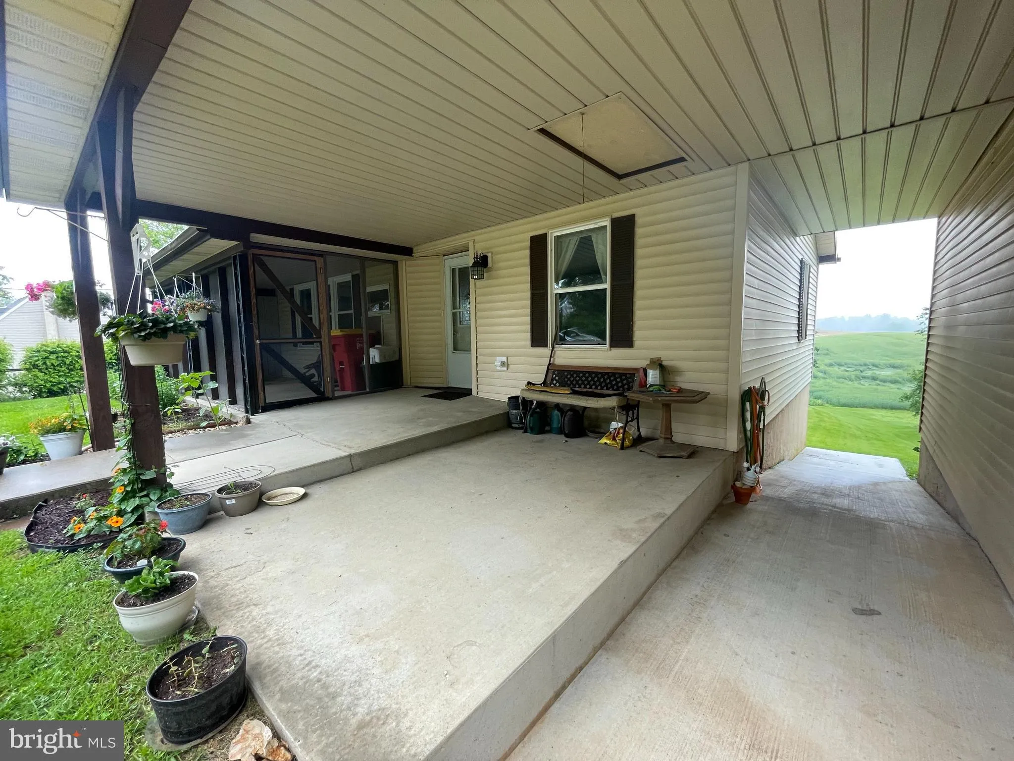 Shippensburg, Pennsylvania 17257, United States, 4 Bedrooms Bedrooms, ,3 BathroomsBathrooms,Residential,Pending,135844