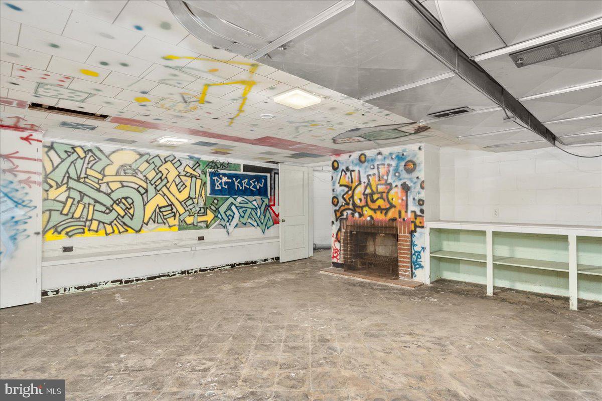 NORTH END - Residential