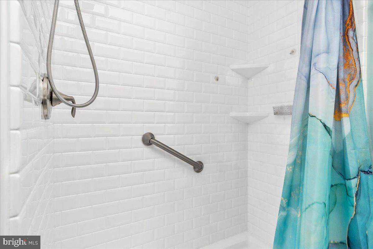 NORTH END - Residential