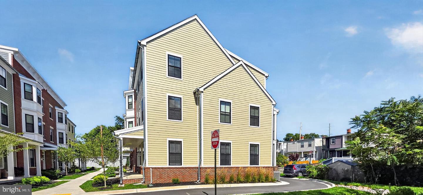 426 CHAPEL ALLEY 8