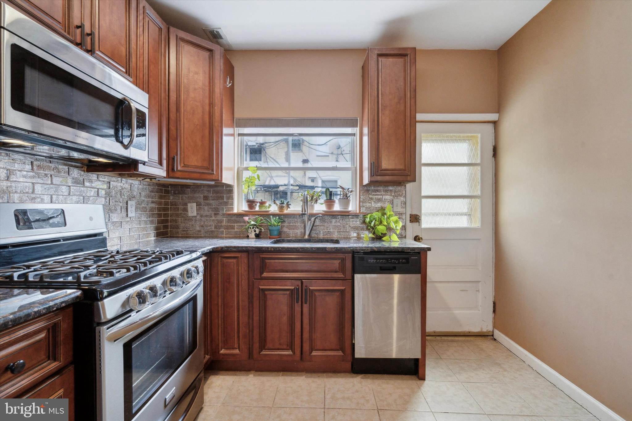 MARCONI PARK EAST - Residential