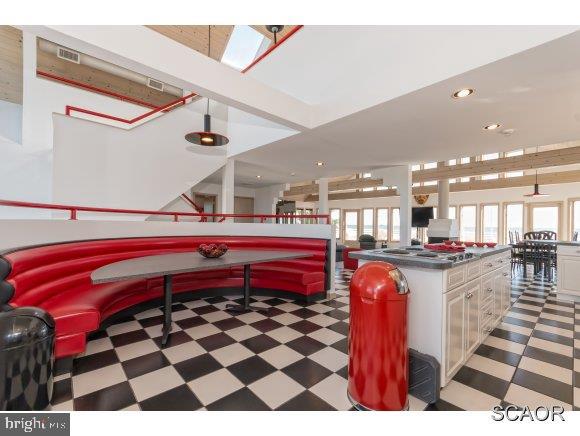 BREAKWATER BEACH - Residential