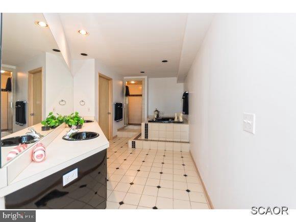 BREAKWATER BEACH - Residential